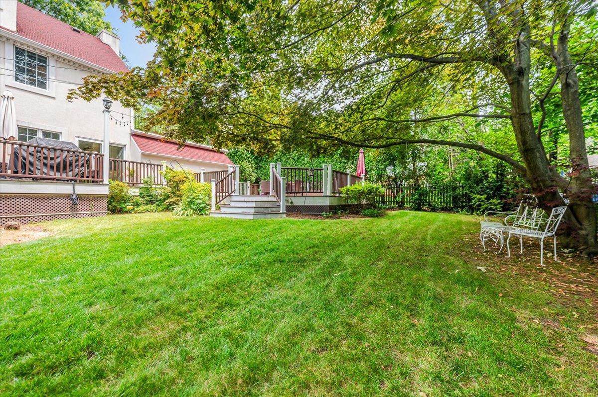 34 Arleigh Road, Great Neck, NY 11021