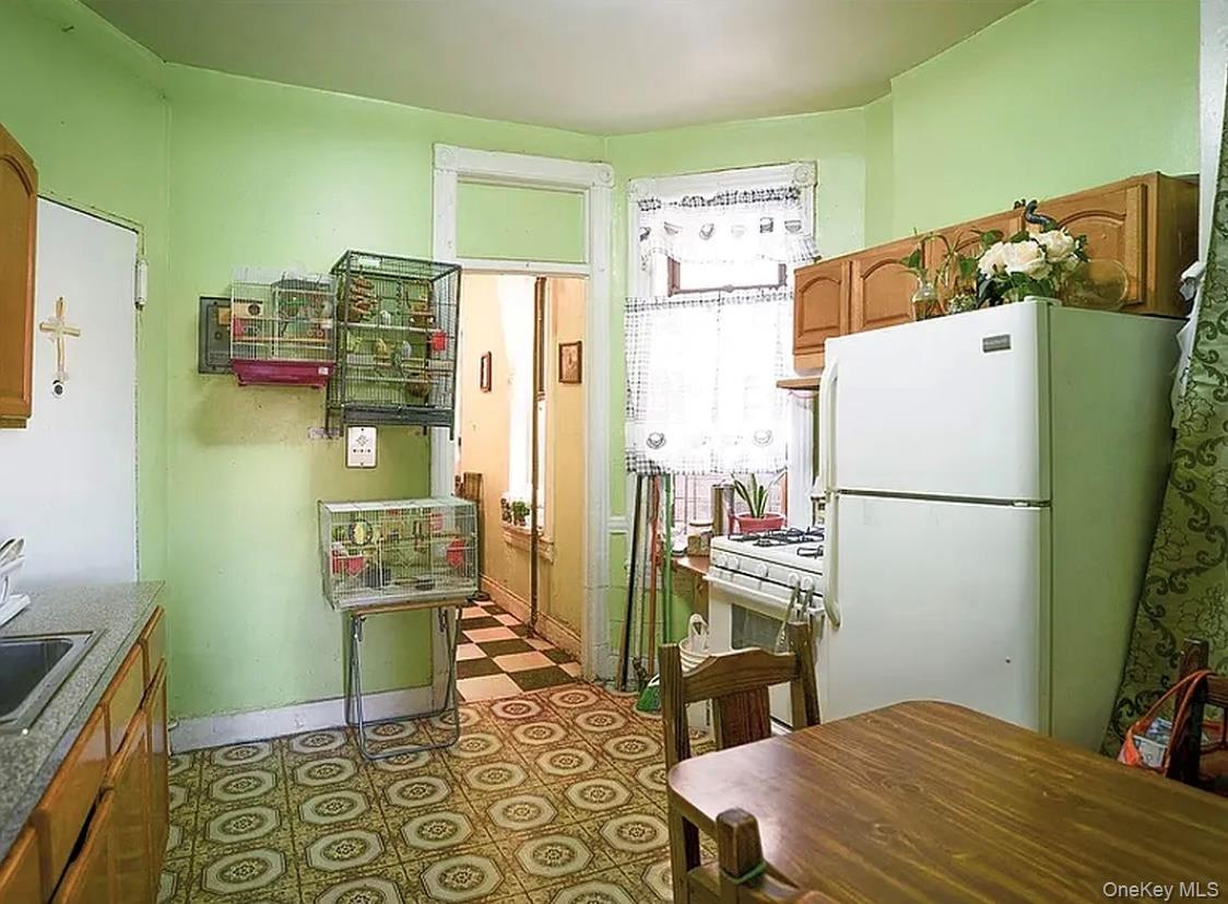 668 Broadway # 11, Brooklyn, NY 11206