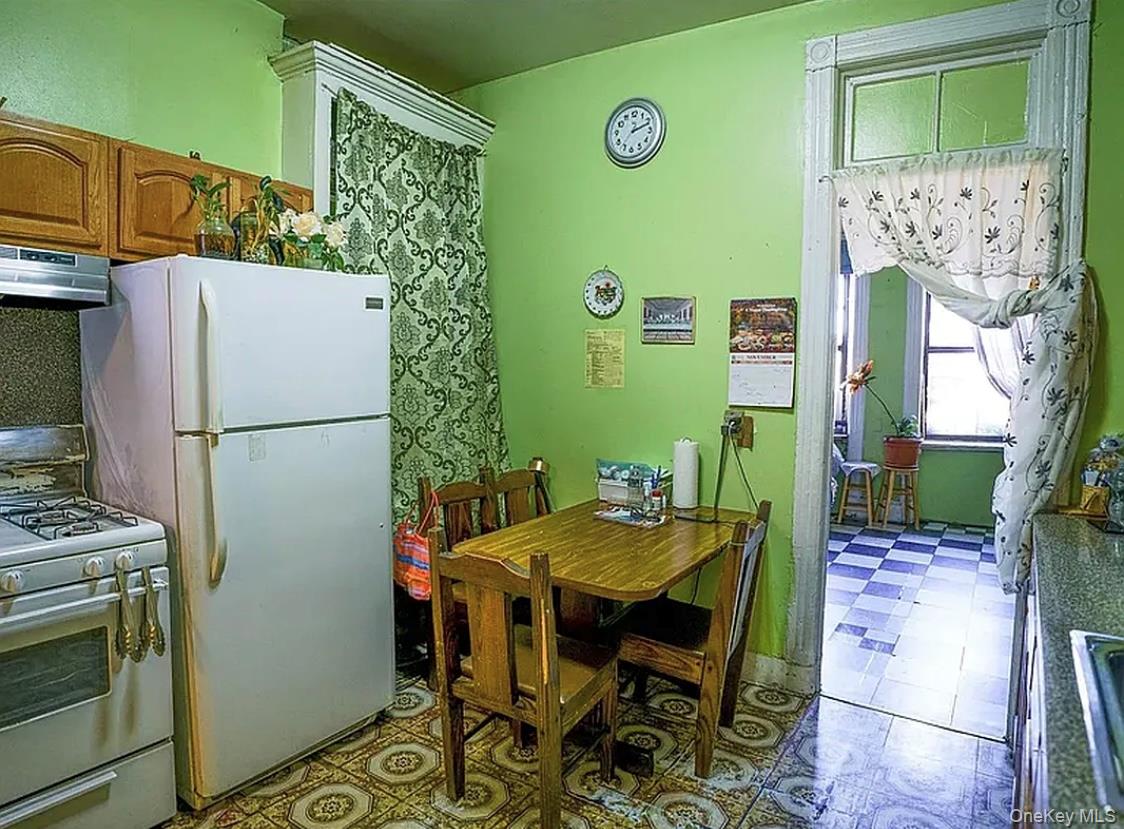 668 Broadway # 11, Brooklyn, NY 11206