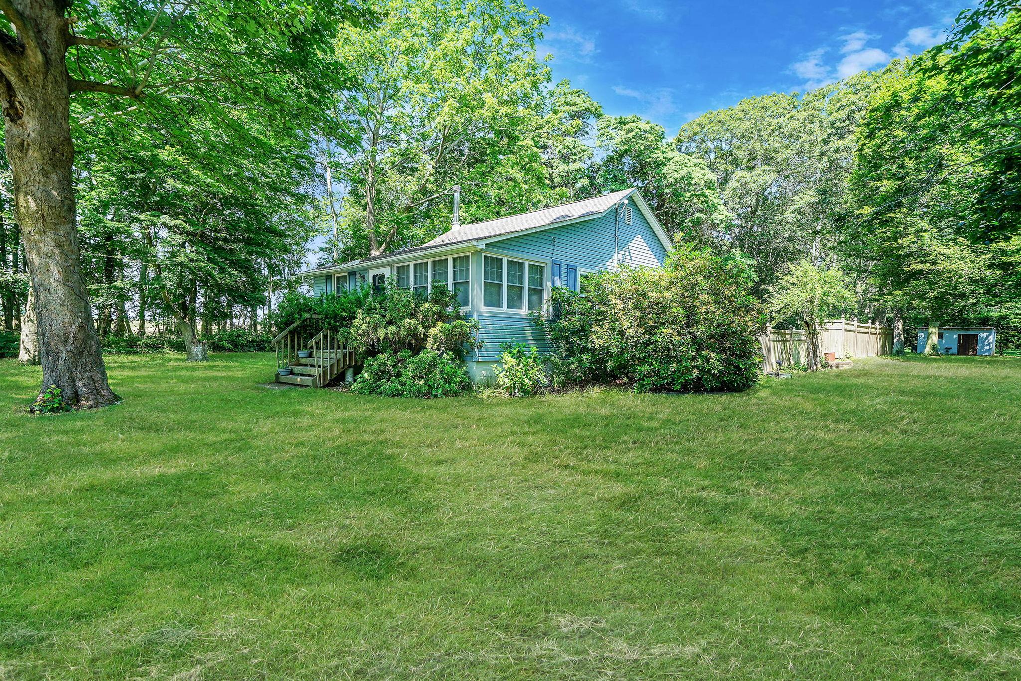 15 Youngs Avenue, Mattituck, NY 11952