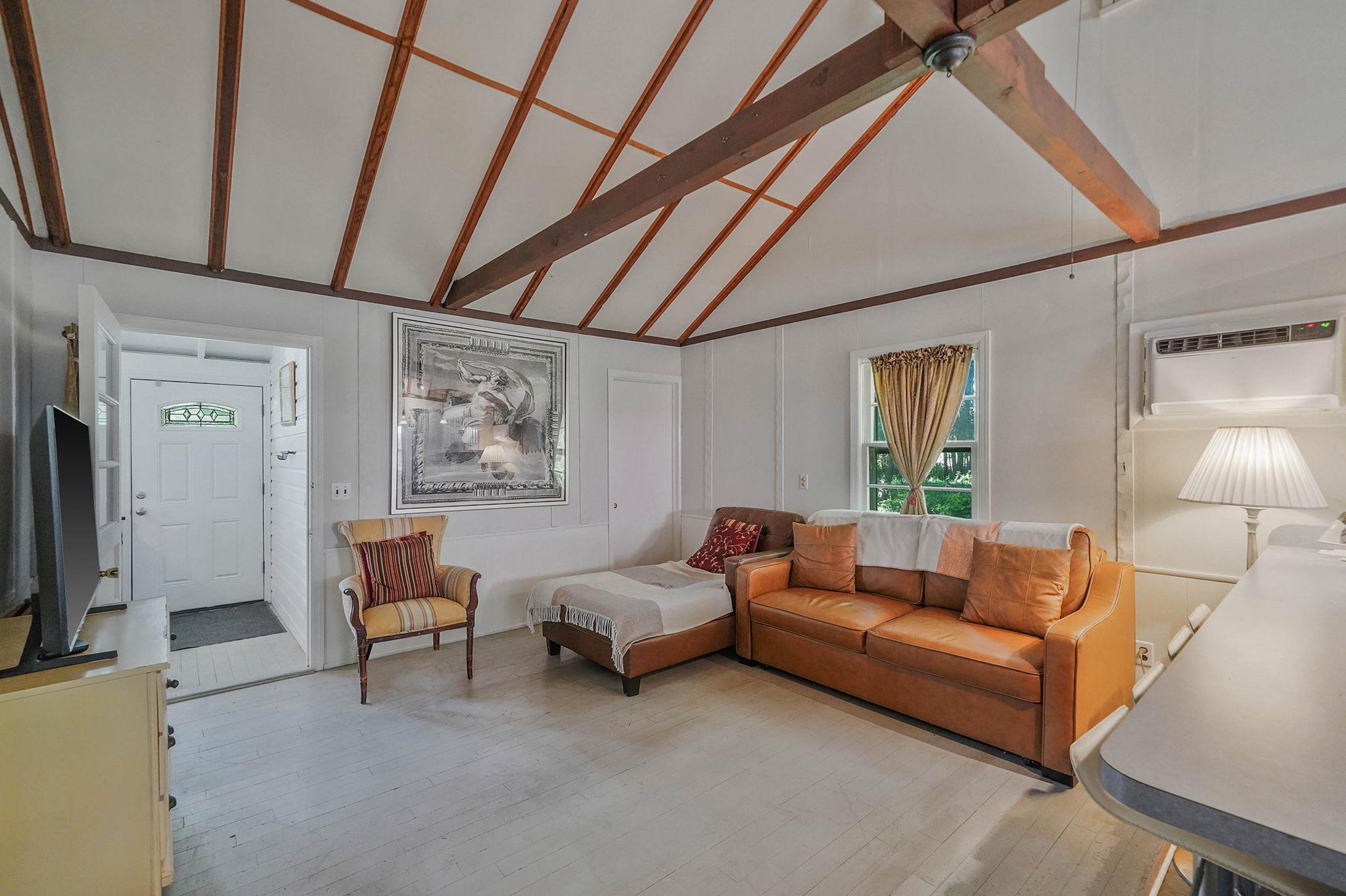 15 Youngs Avenue, Mattituck, NY 11952