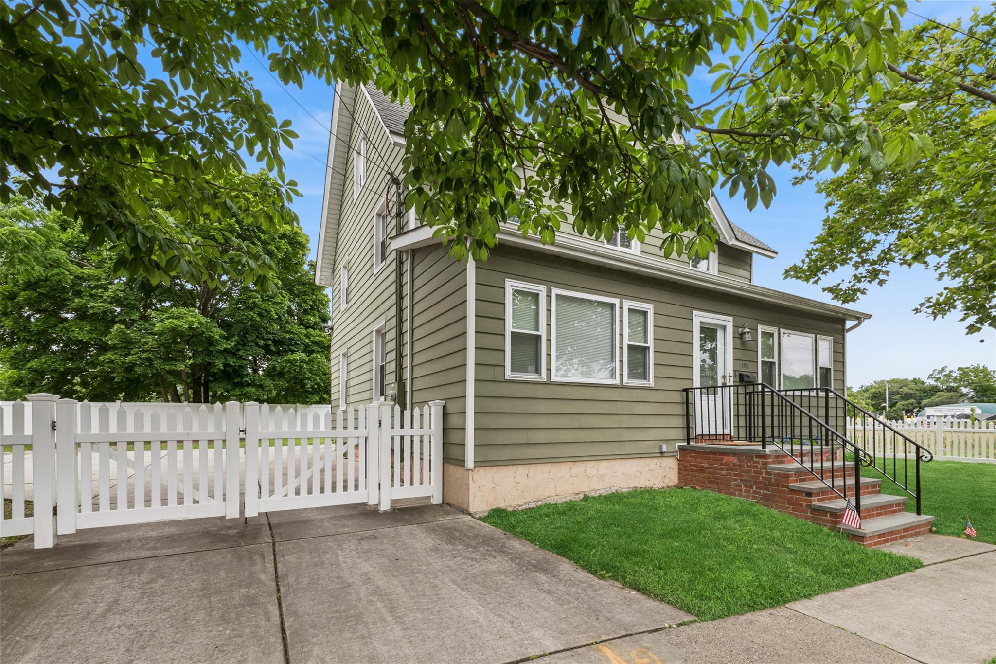 401 Ocean Avenue, Malverne, NY 11565