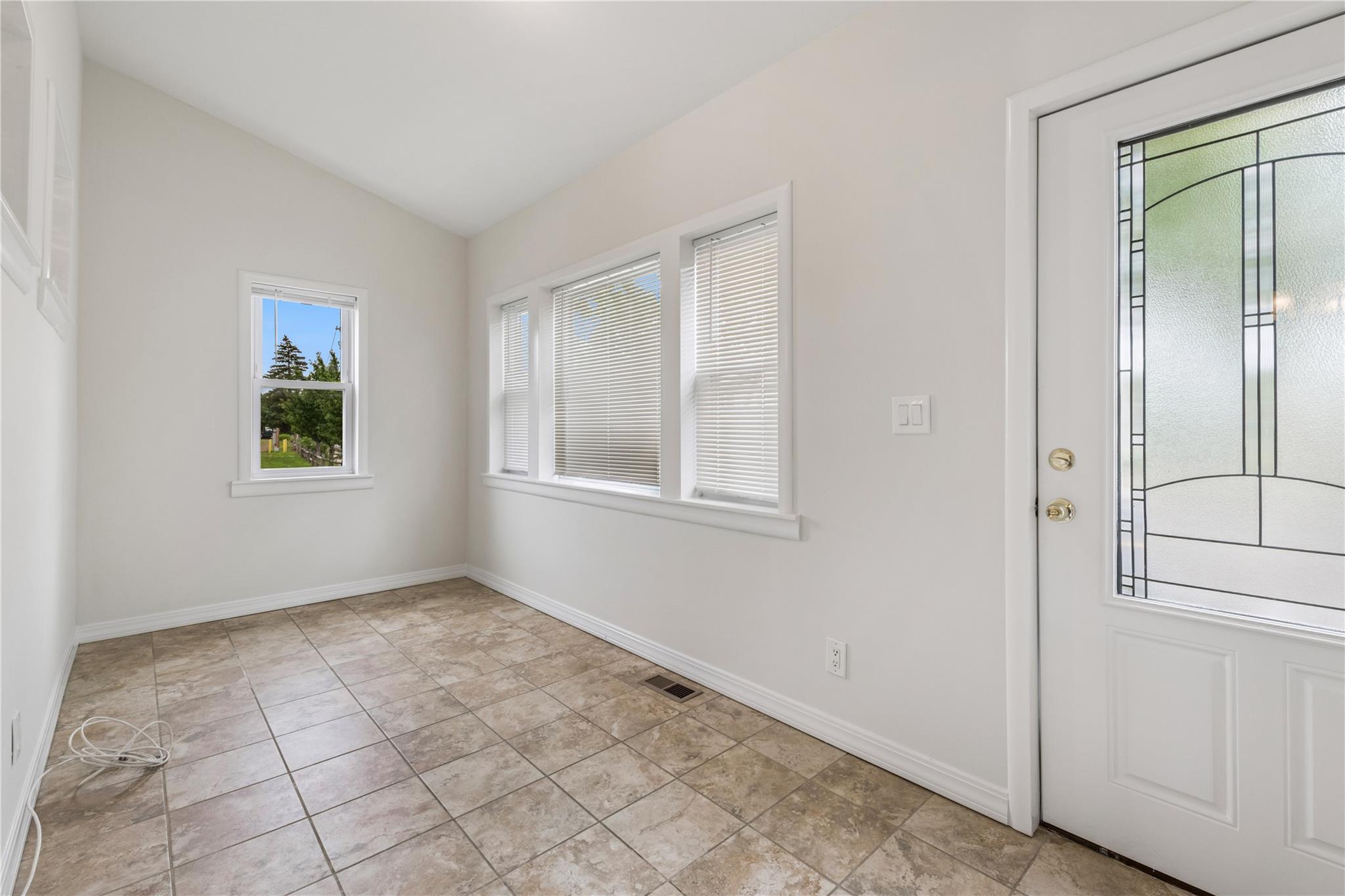 401 Ocean Avenue, Malverne, NY 11565