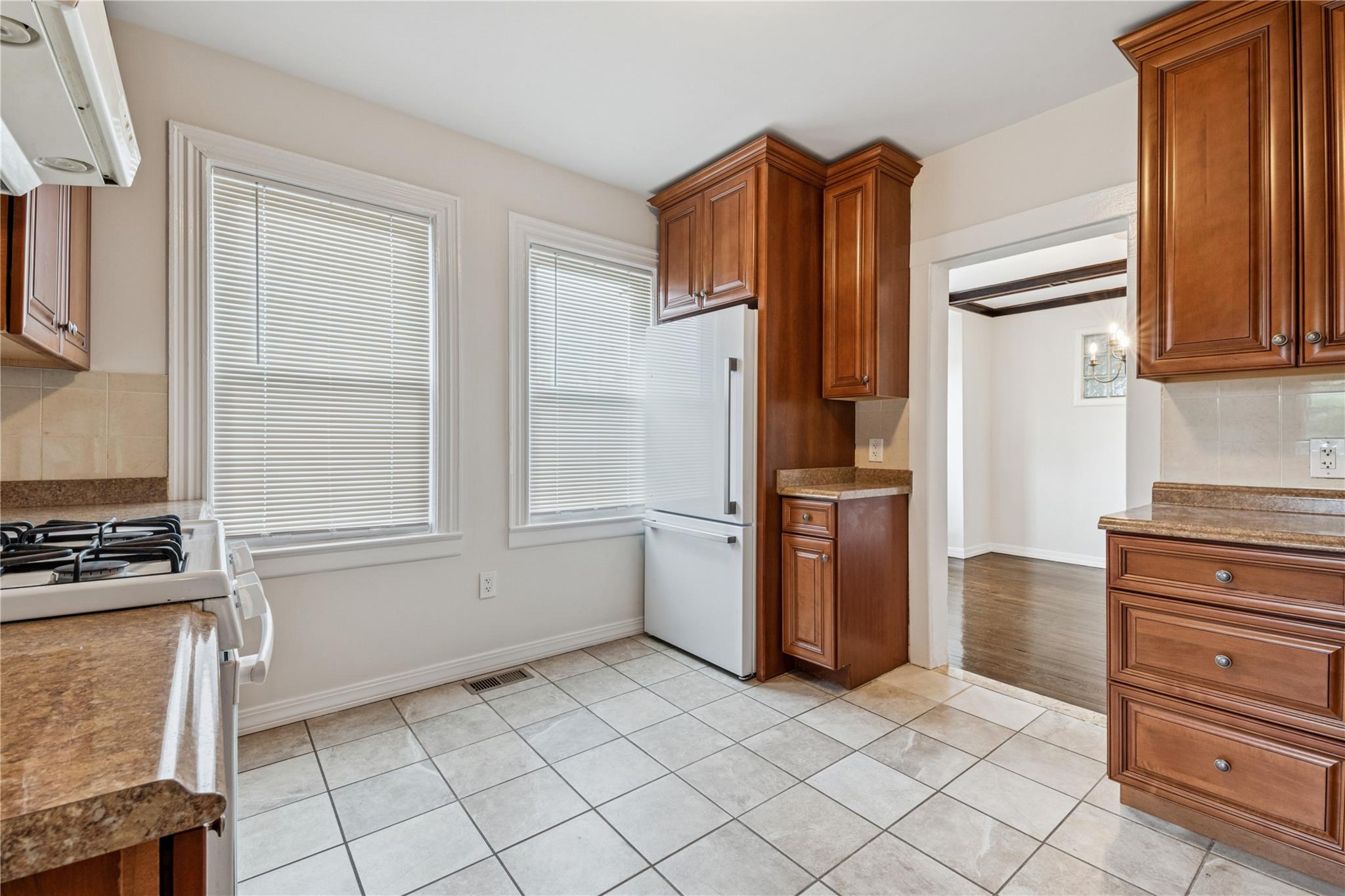 401 Ocean Avenue, Malverne, NY 11565