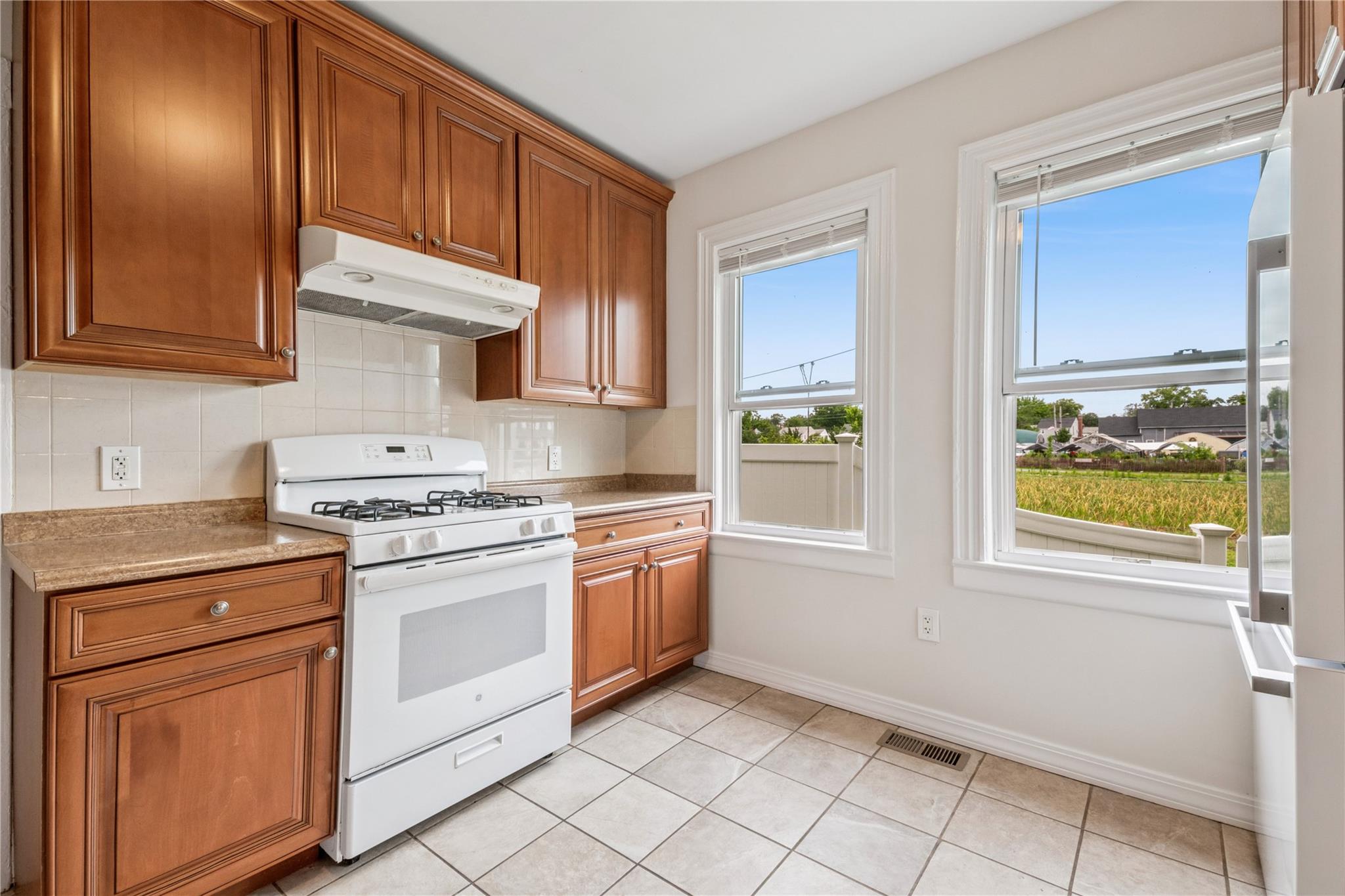 401 Ocean Avenue, Malverne, NY 11565