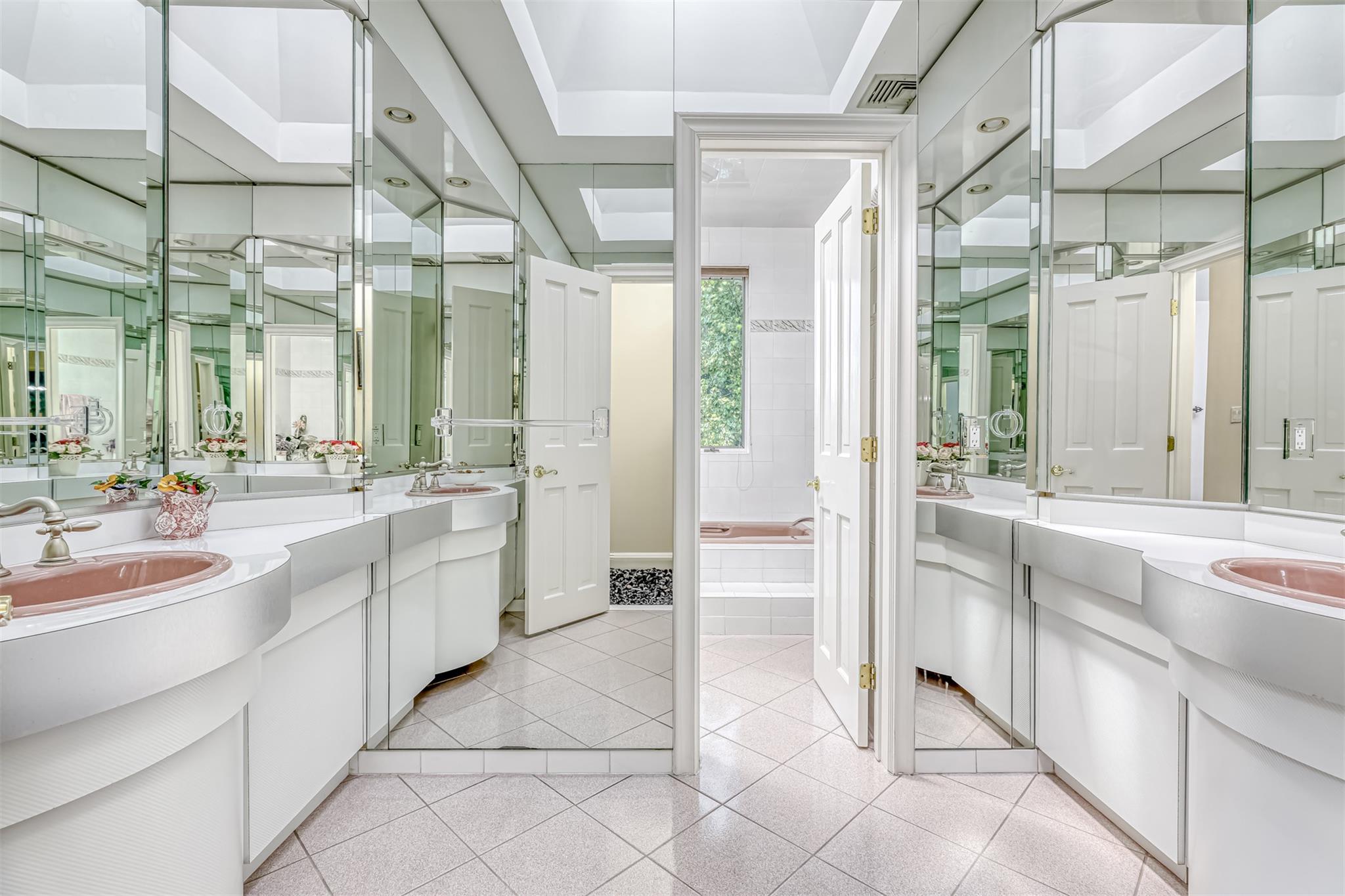 7 Bartlett Road, Monsey, NY 10952