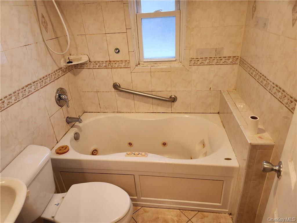 815 Swinton Avenue, Bronx, NY 10465