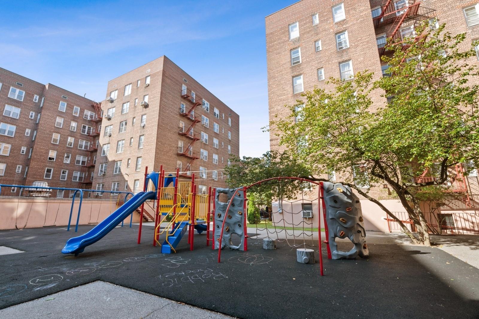 33-25 90 Street # 3A, Jackson Heights, NY 11372