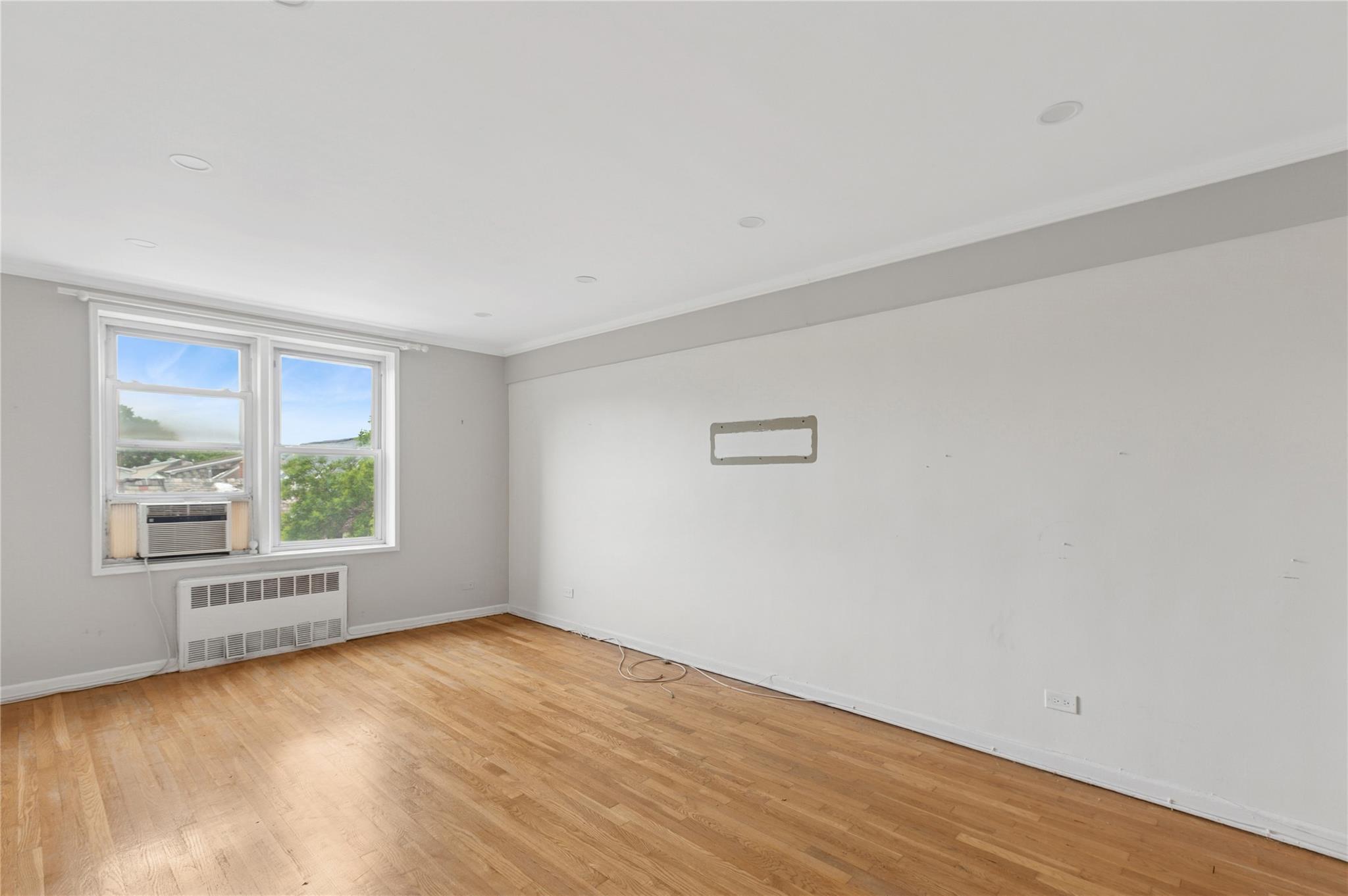 33-25 90 Street # 3A, Jackson Heights, NY 11372