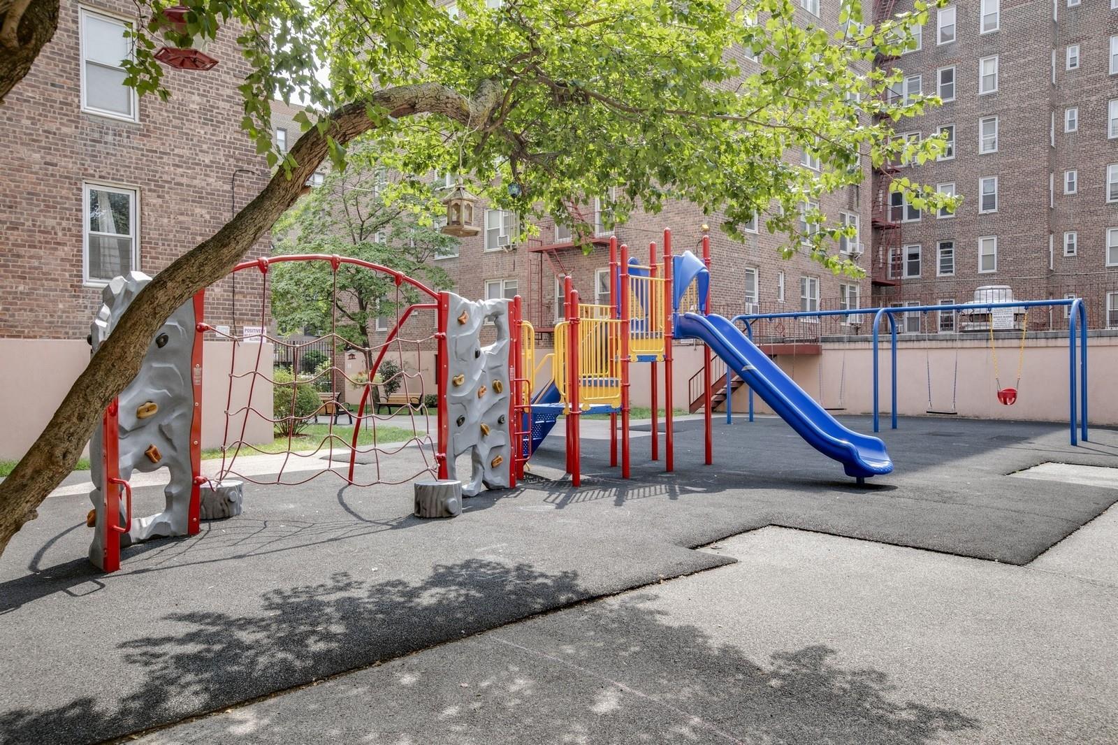 33-25 90 Street # 3A, Jackson Heights, NY 11372