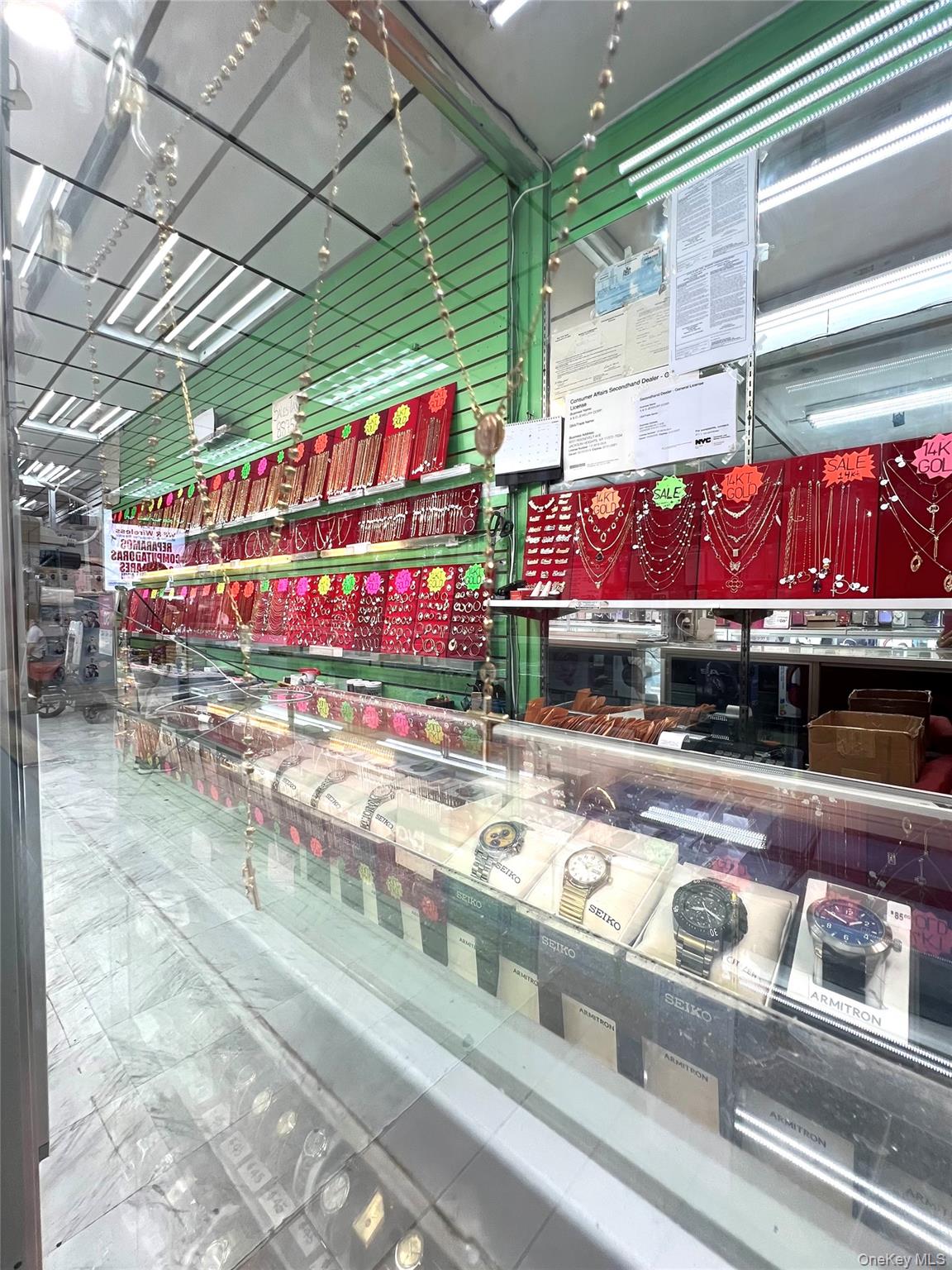 82-07 Roosevelt Avenue, Jackson Heights, NY 11372