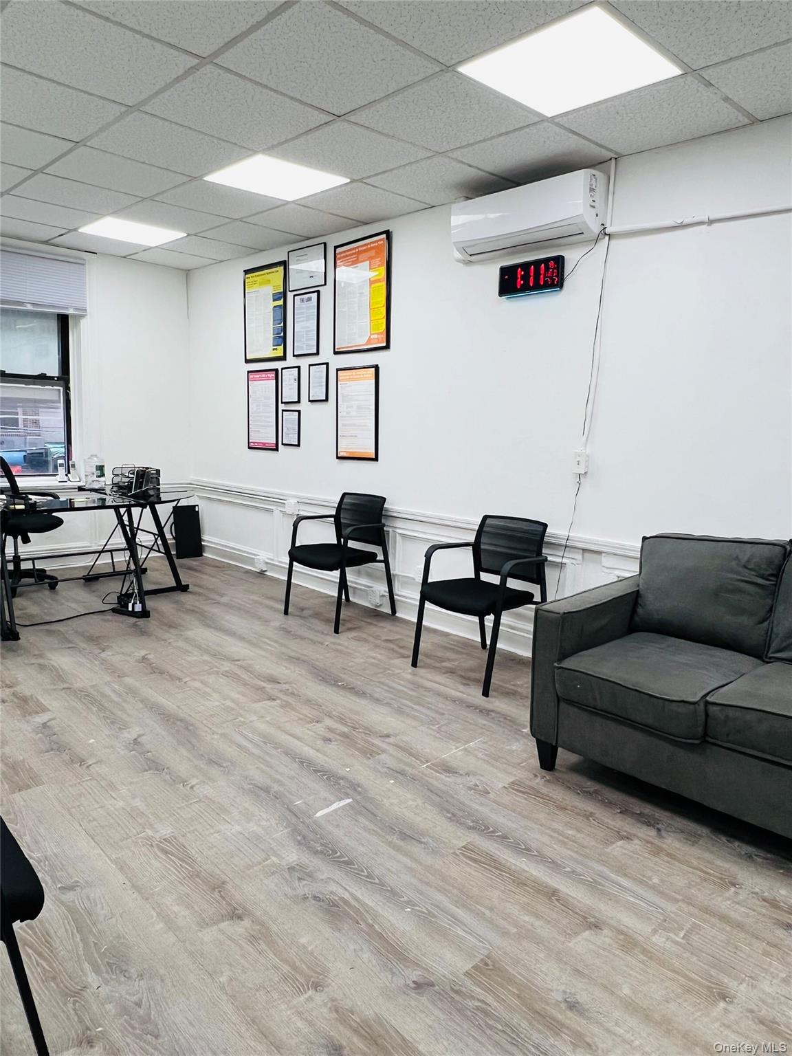 82-07 Roosevelt Avenue, Jackson Heights, NY 11372