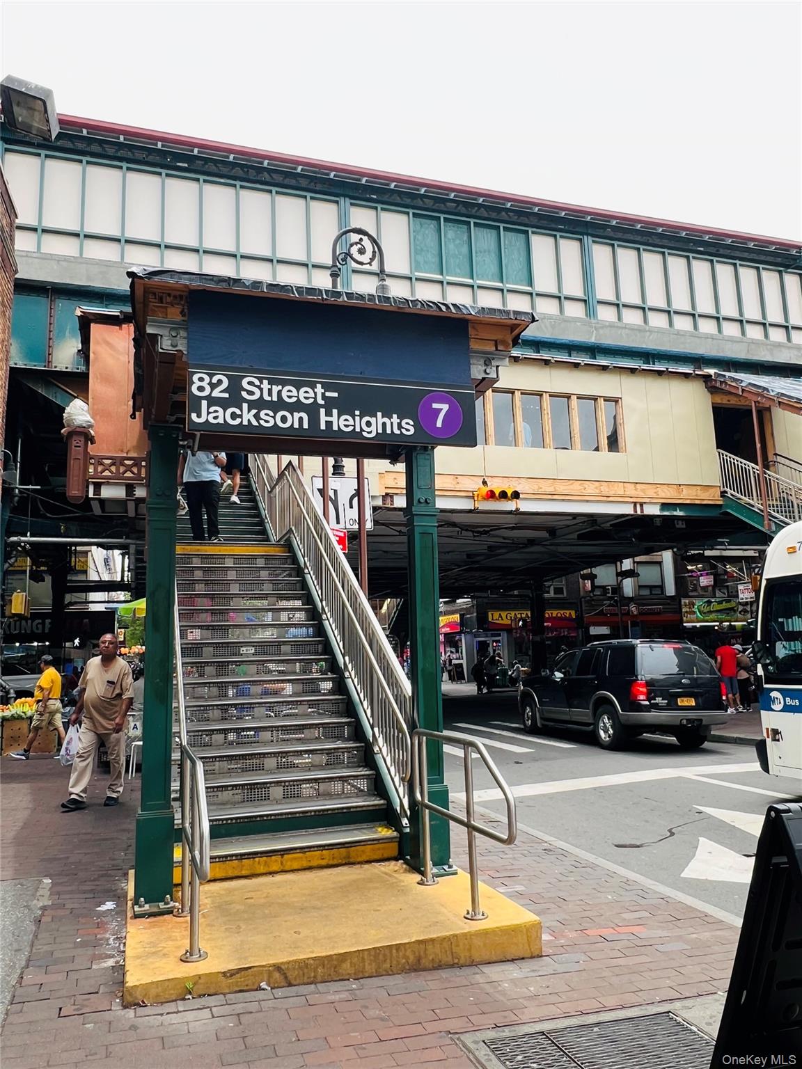 82-07 Roosevelt Avenue, Jackson Heights, NY 11372