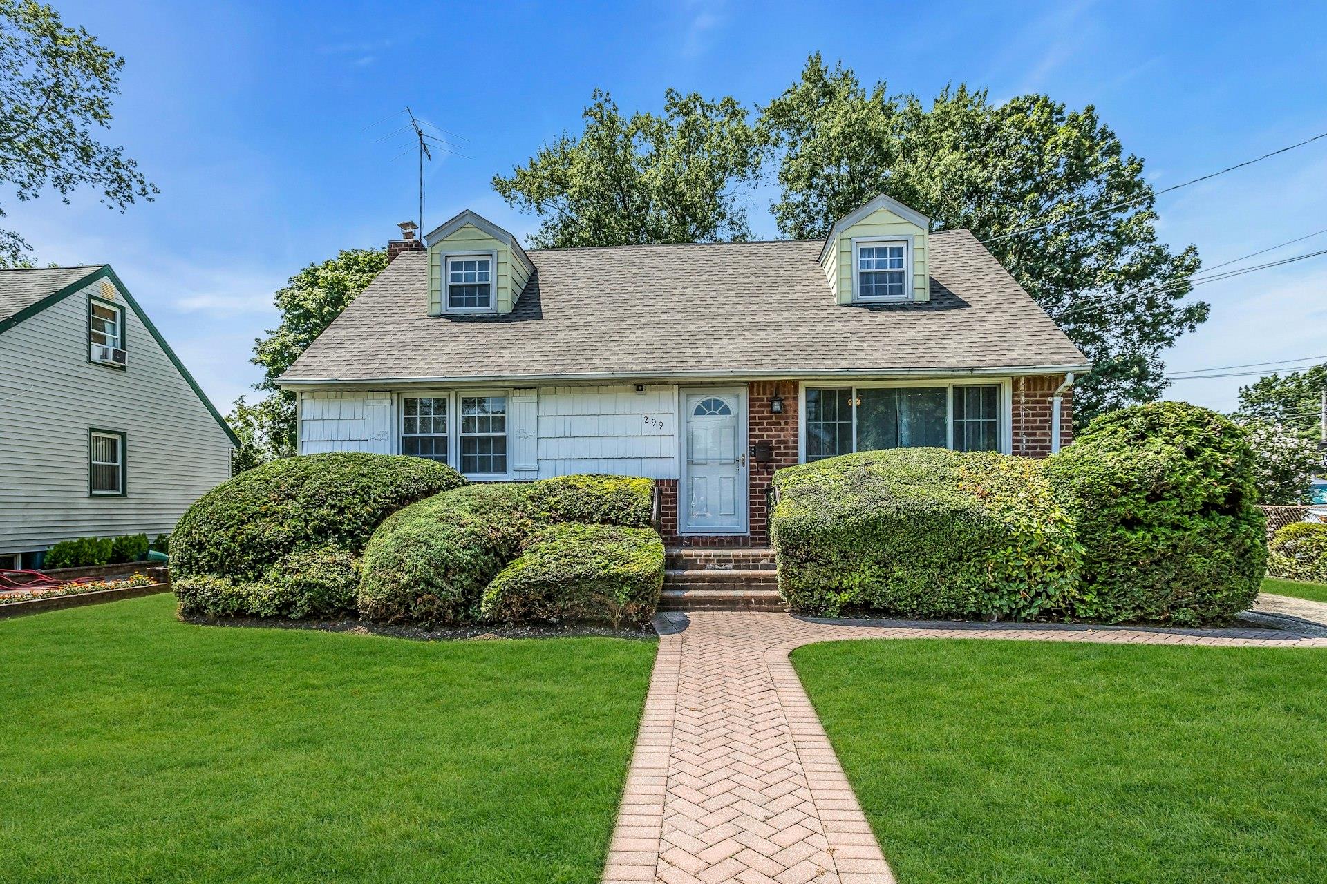 299 Warren Street, Uniondale, NY 11553