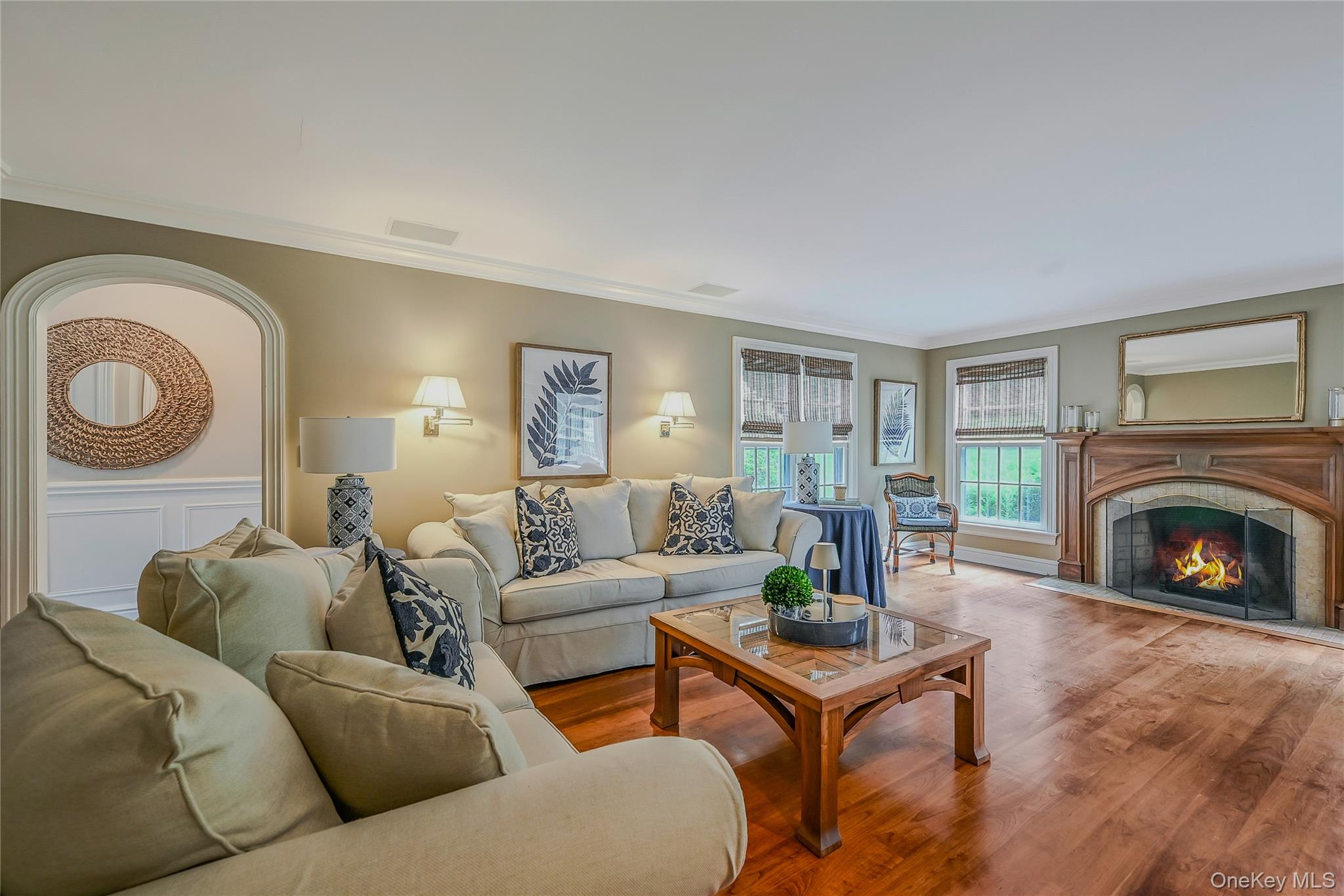 27 Van Wyck Lane, Lloyd Harbor, NY 11743