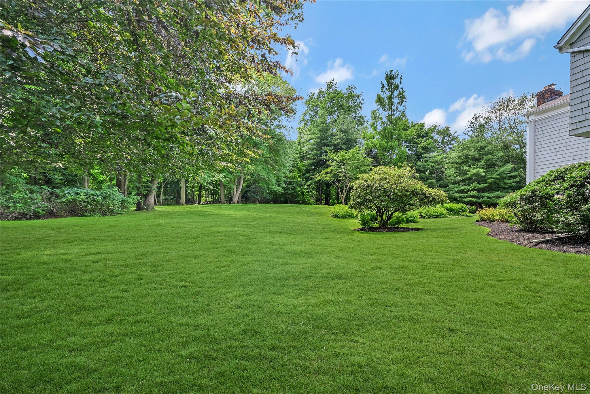 27 Van Wyck Lane, Lloyd Harbor, NY 11743