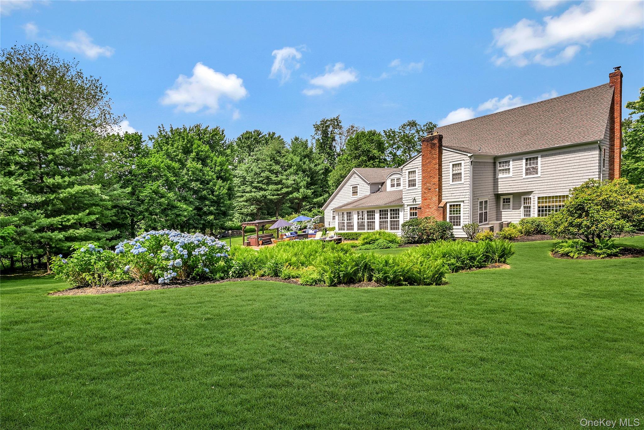 27 Van Wyck Lane, Lloyd Harbor, NY 11743