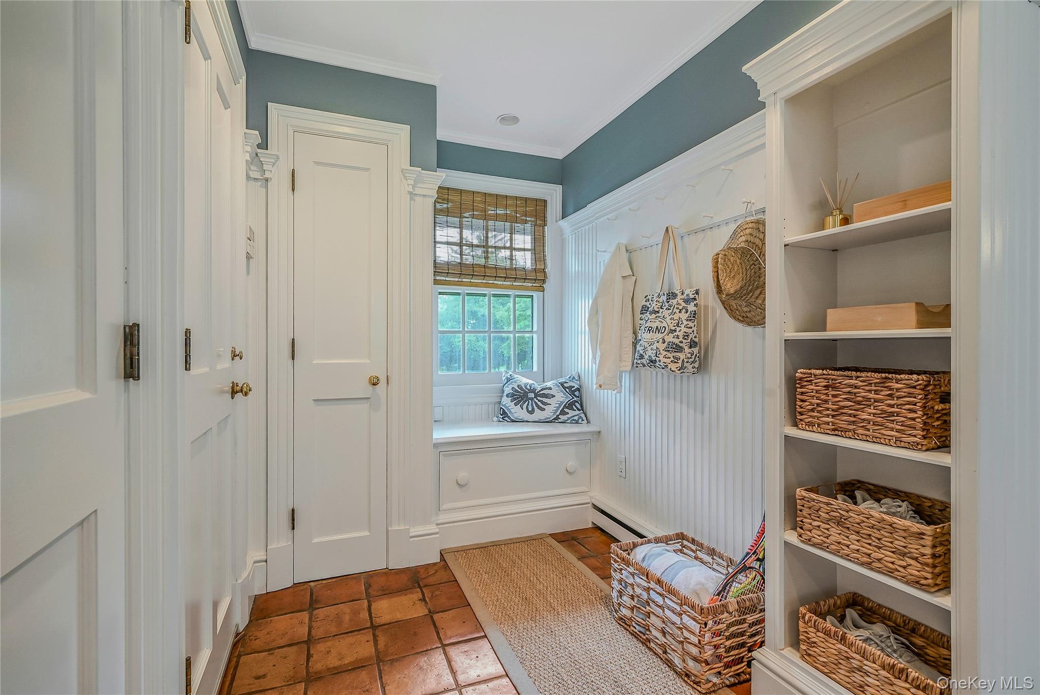 27 Van Wyck Lane, Lloyd Harbor, NY 11743