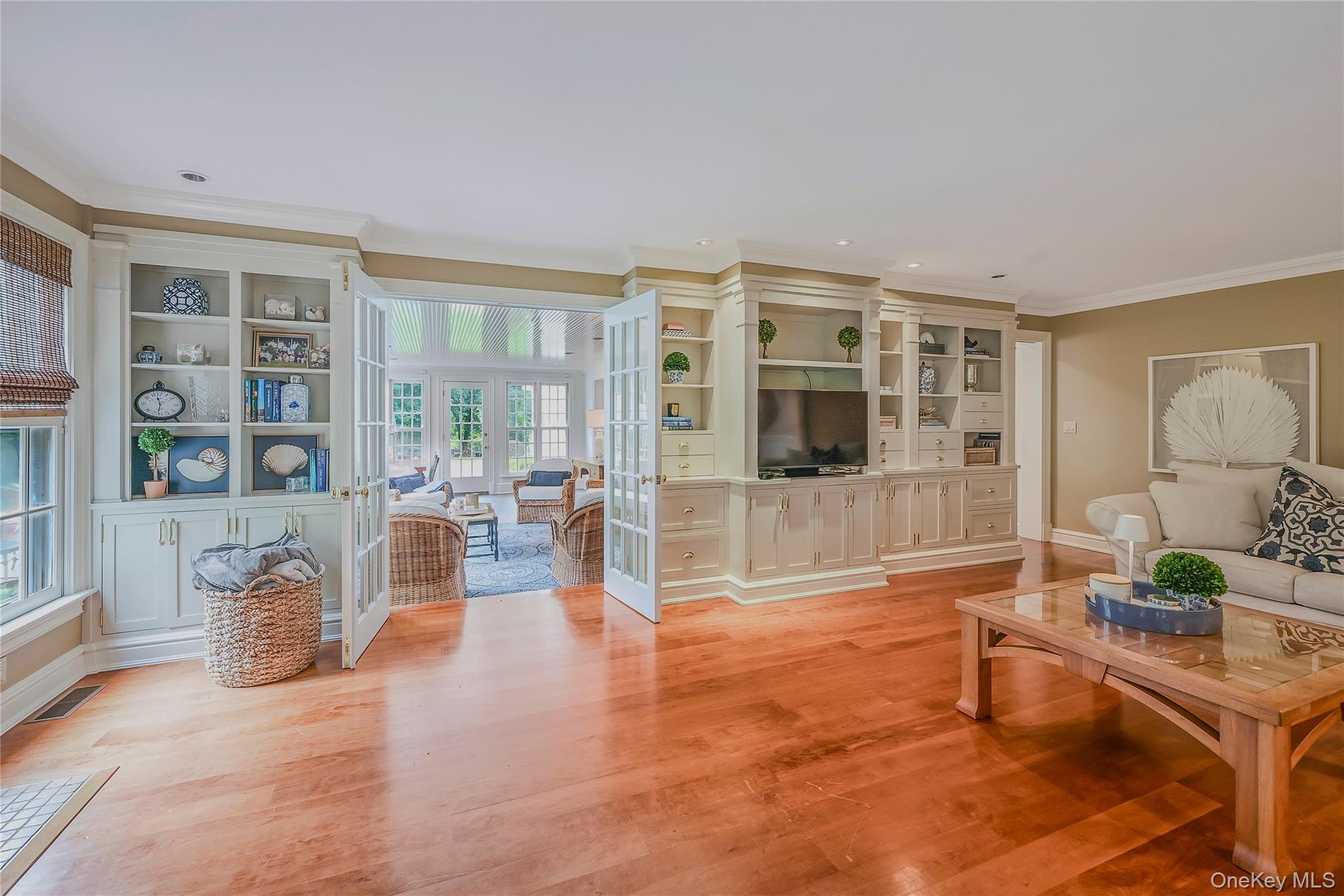 27 Van Wyck Lane, Lloyd Harbor, NY 11743