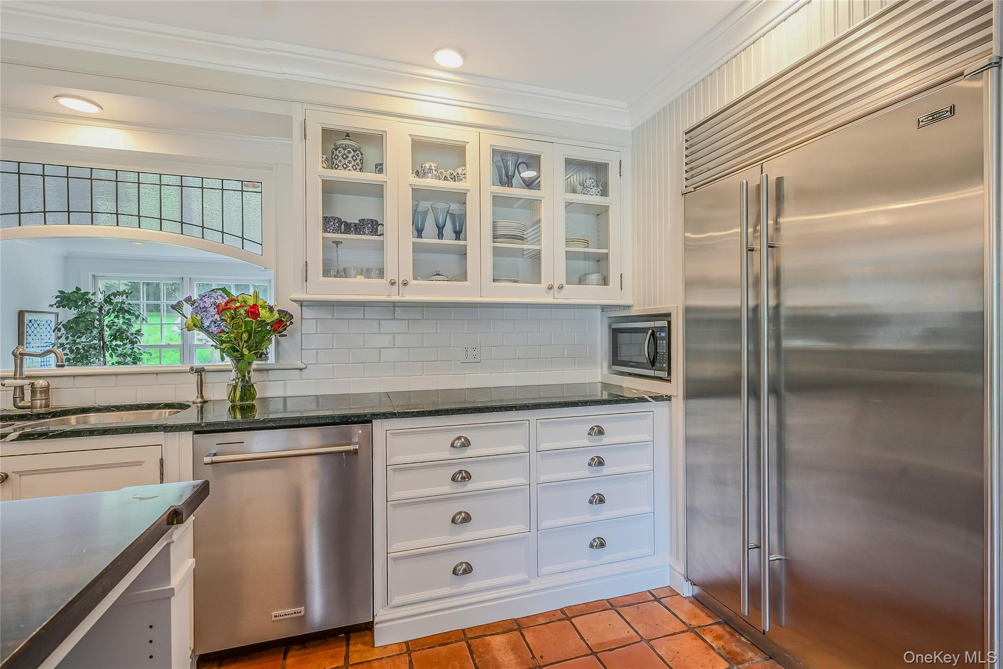 27 Van Wyck Lane, Lloyd Harbor, NY 11743