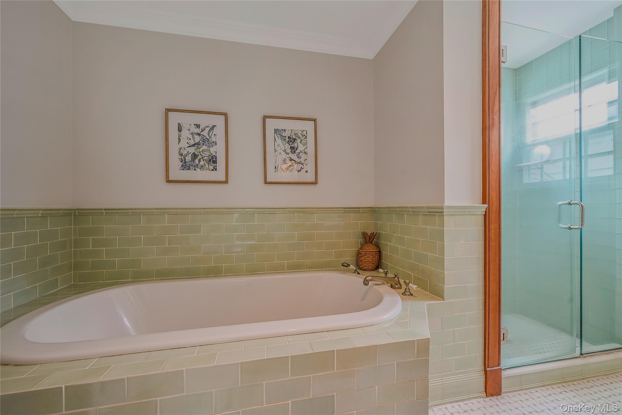 27 Van Wyck Lane, Lloyd Harbor, NY 11743