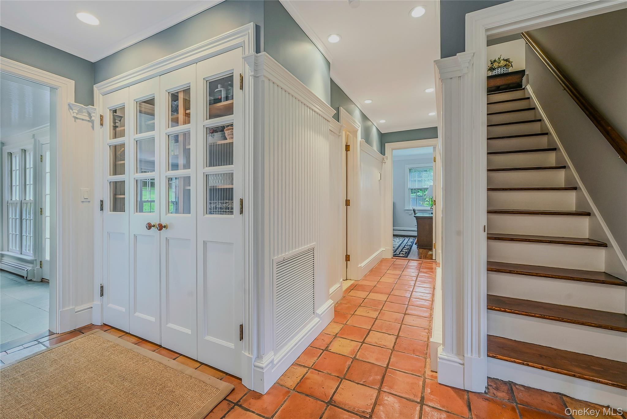 27 Van Wyck Lane, Lloyd Harbor, NY 11743