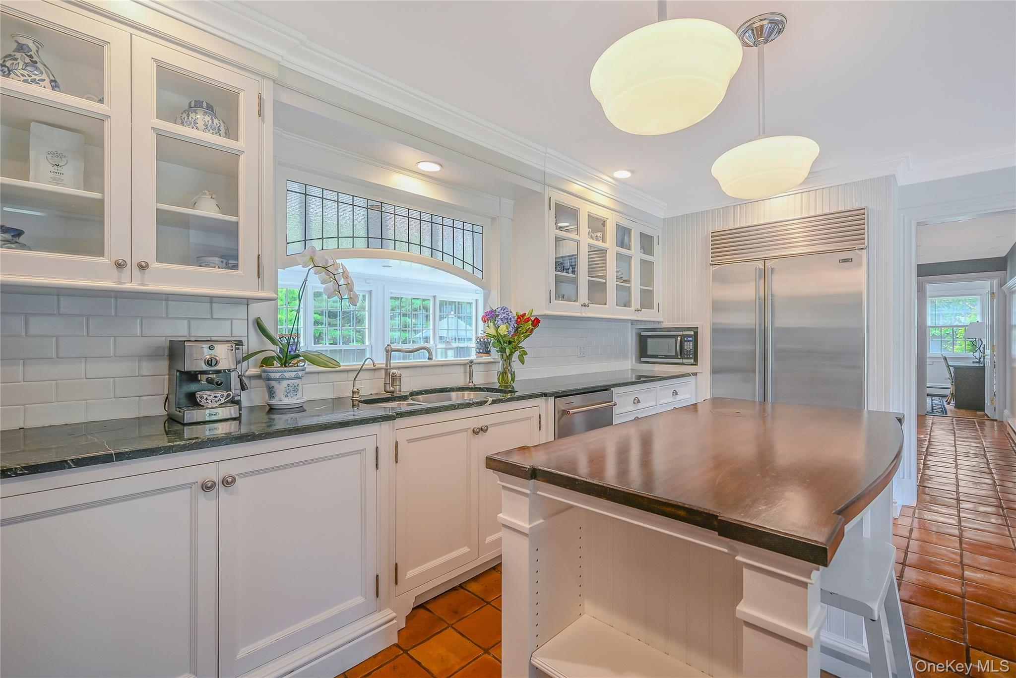 27 Van Wyck Lane, Lloyd Harbor, NY 11743