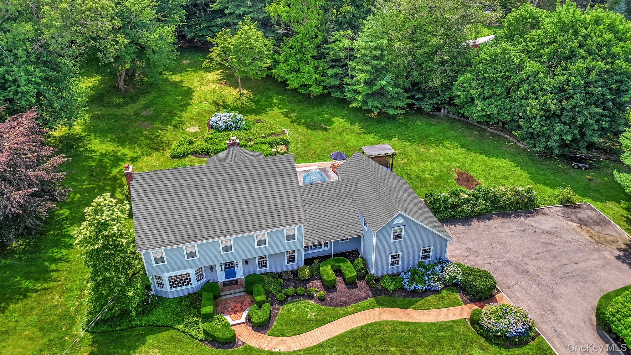 27 Van Wyck Lane, Lloyd Harbor, NY 11743