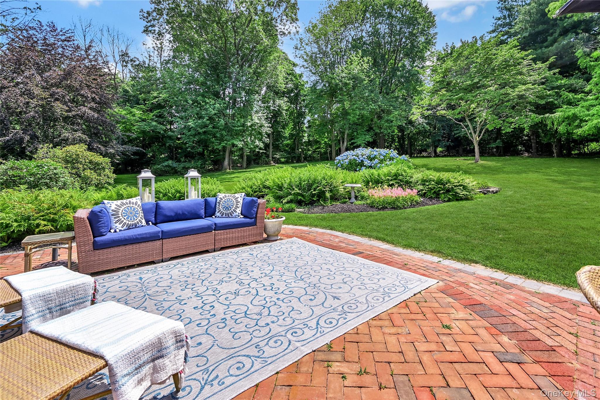 27 Van Wyck Lane, Lloyd Harbor, NY 11743