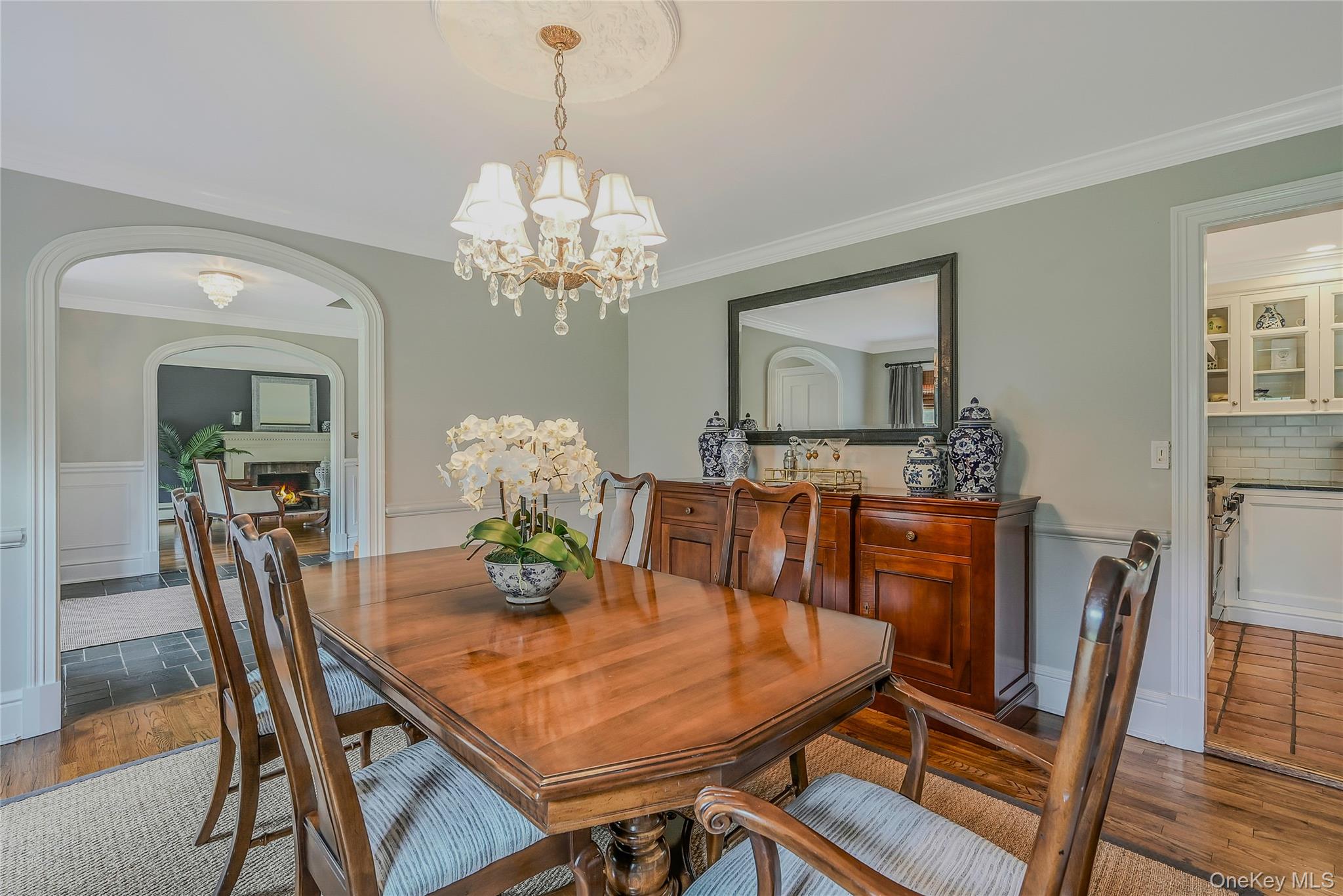 27 Van Wyck Lane, Lloyd Harbor, NY 11743