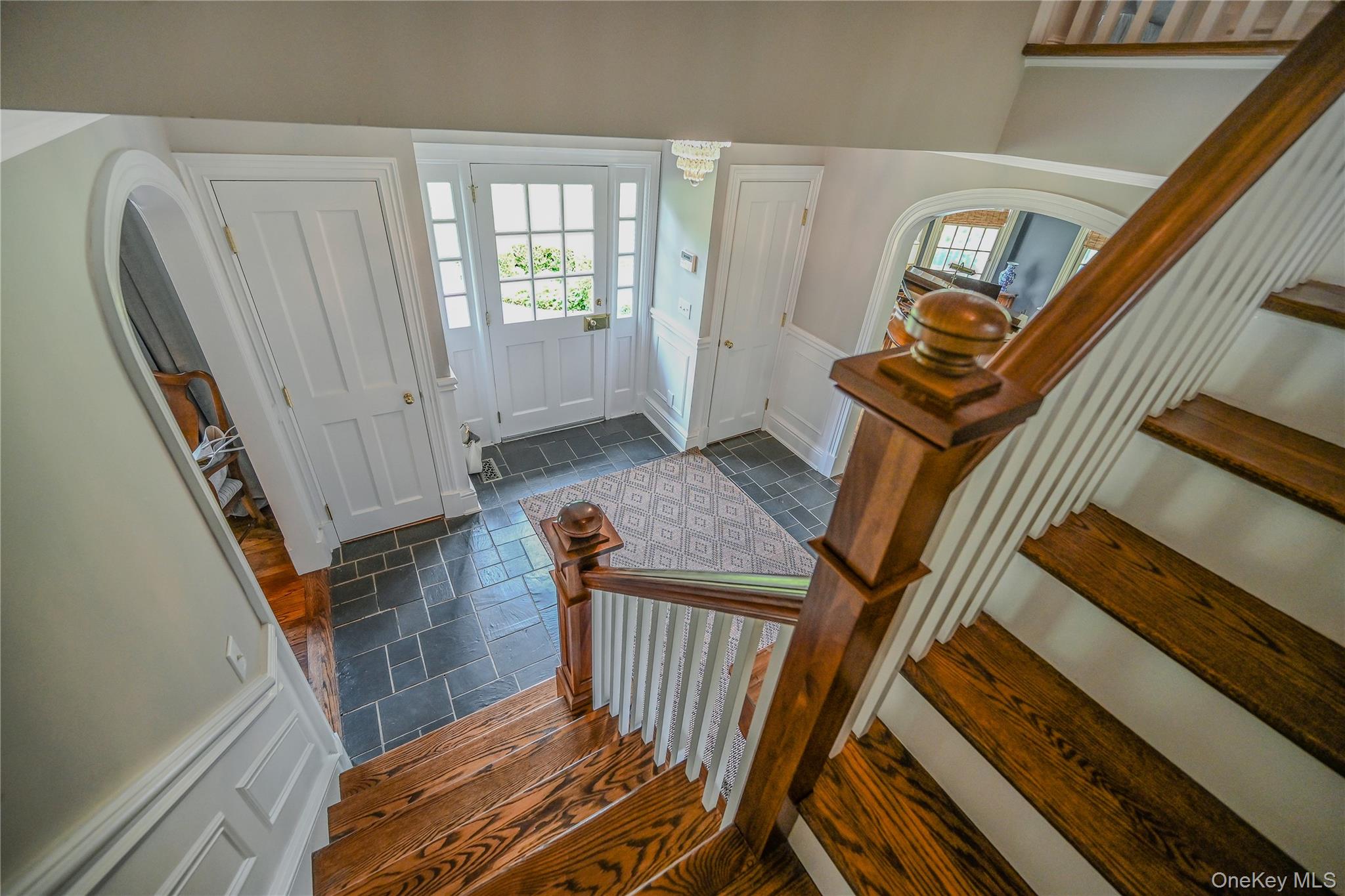 27 Van Wyck Lane, Lloyd Harbor, NY 11743