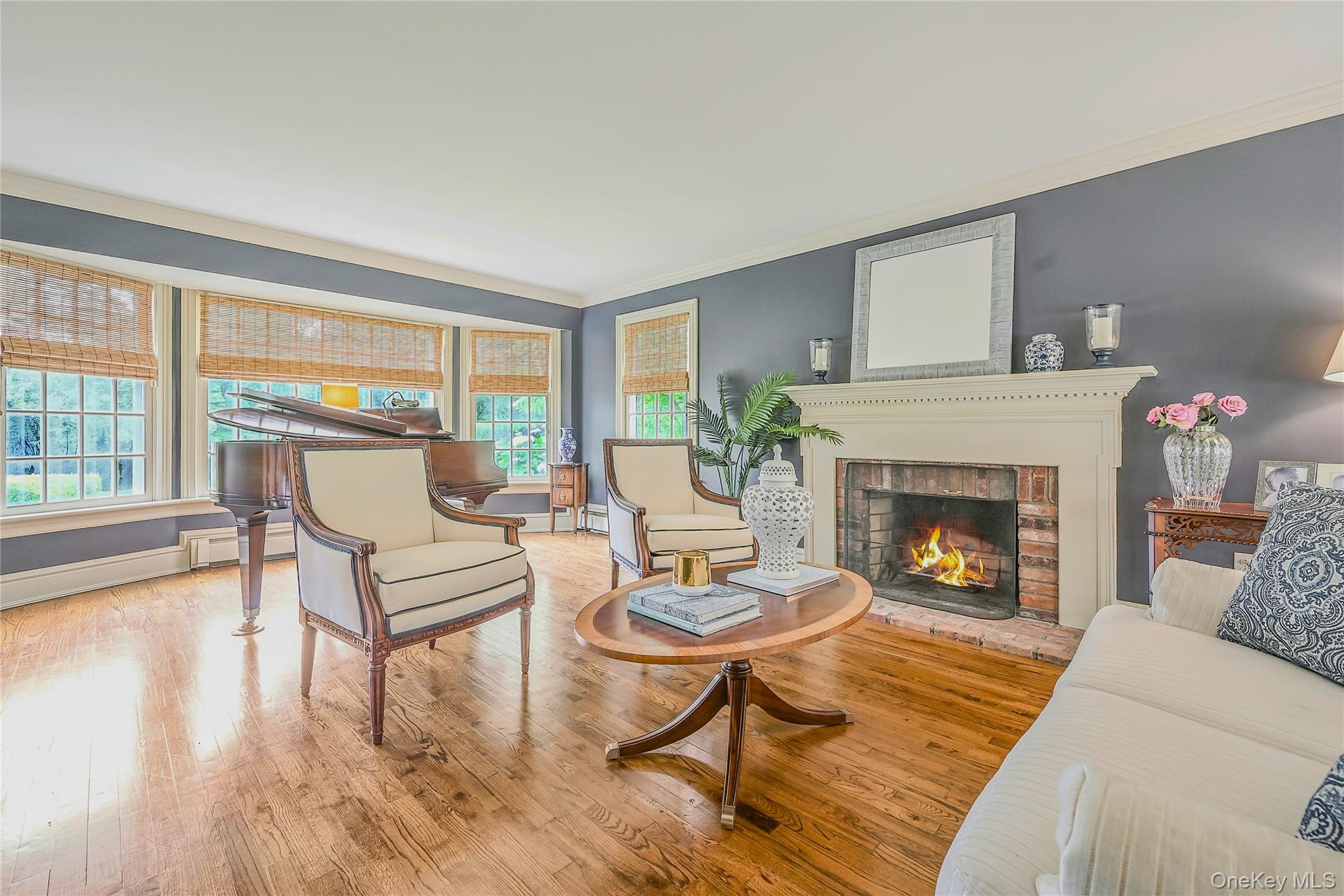 27 Van Wyck Lane, Lloyd Harbor, NY 11743