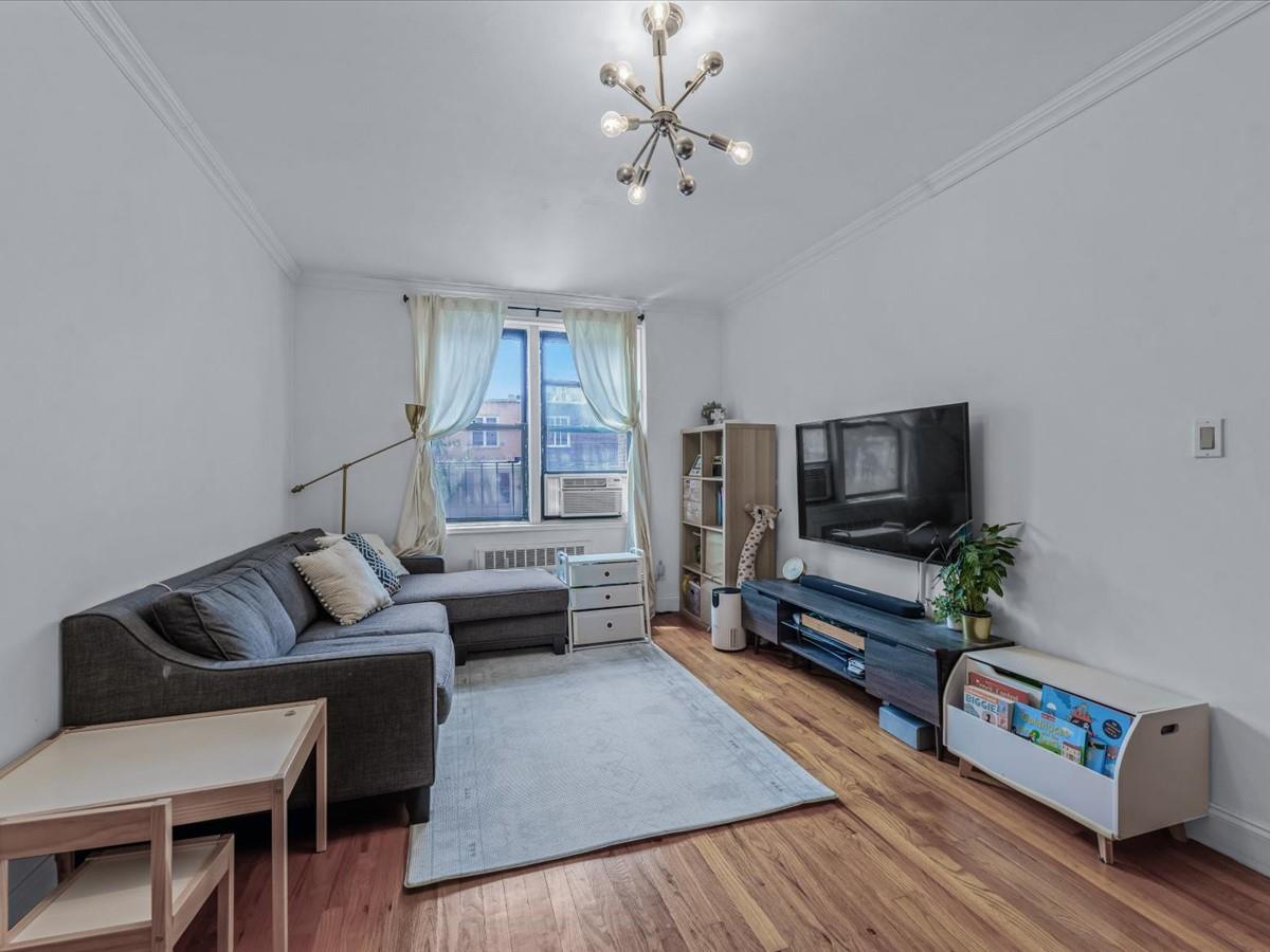 102-12 65th Avenue # D22, Forest Hills, NY 11375