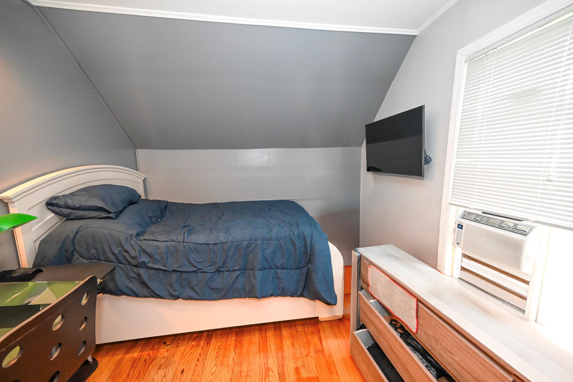 85-23 264th Street, Floral Park, NY 11001