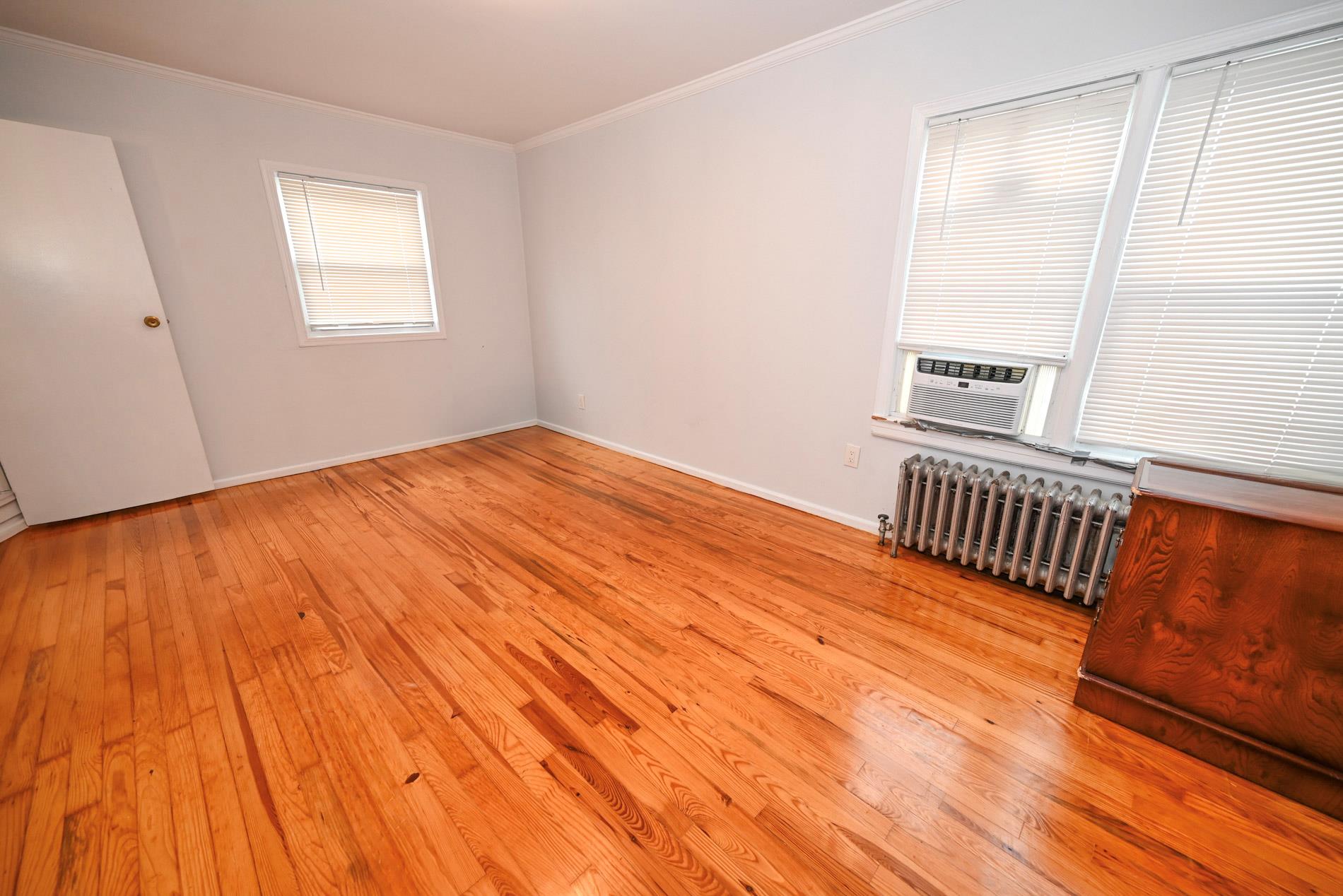 85-23 264th Street, Floral Park, NY 11001