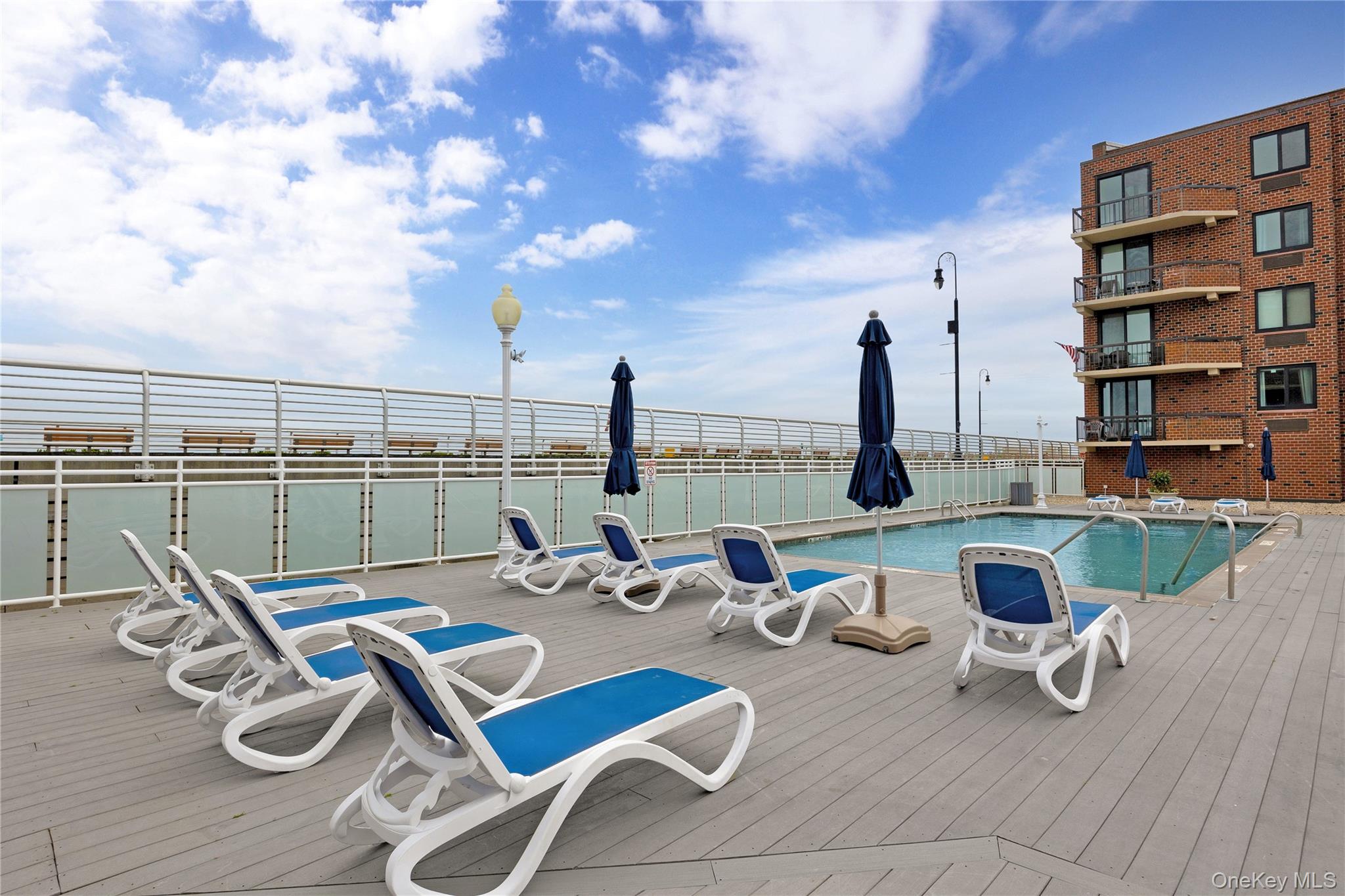 750 Broadway W # 3M, Long Beach, NY 11561