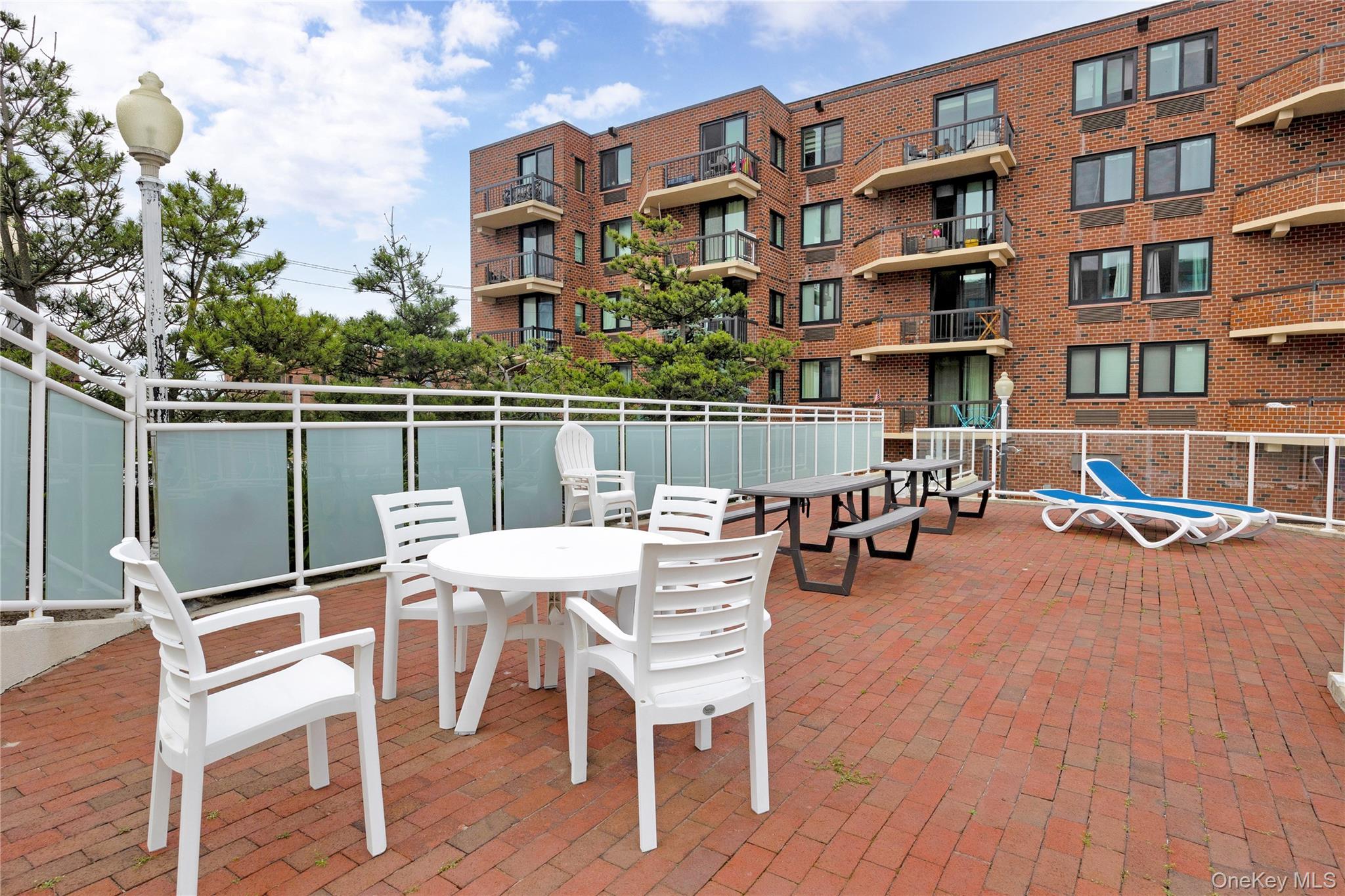 750 Broadway W # 3M, Long Beach, NY 11561