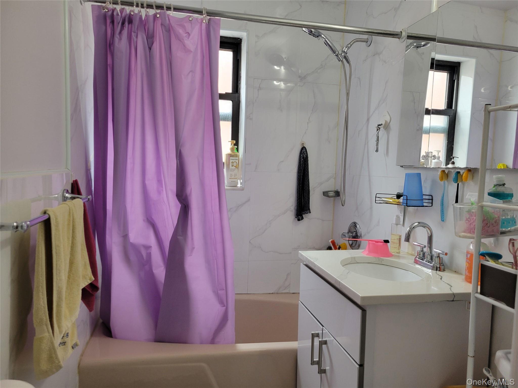 79-15 Kneeland Avenue, Elmhurst, NY 11373