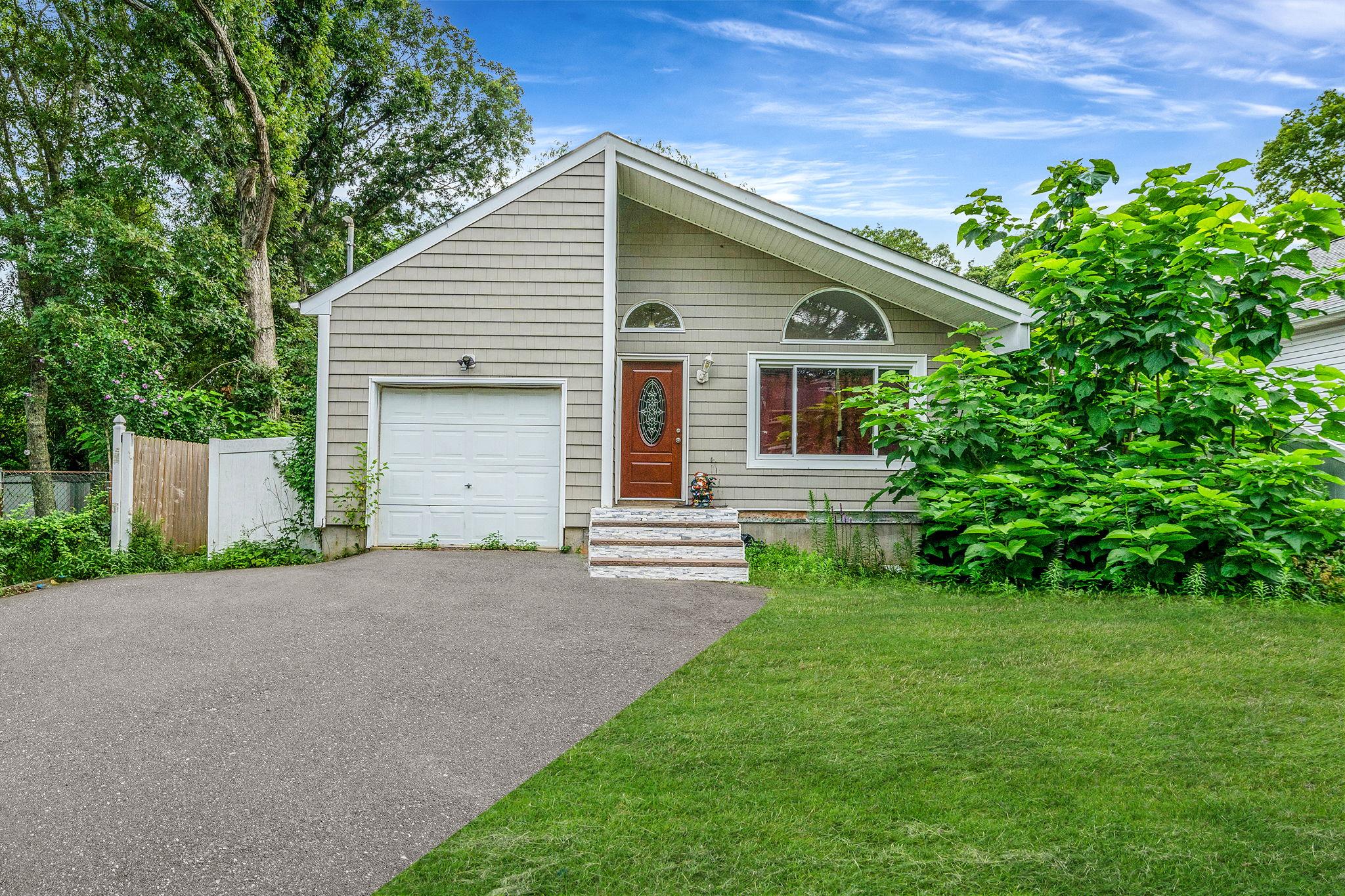 413 Glen Drive, Shirley, NY 11967