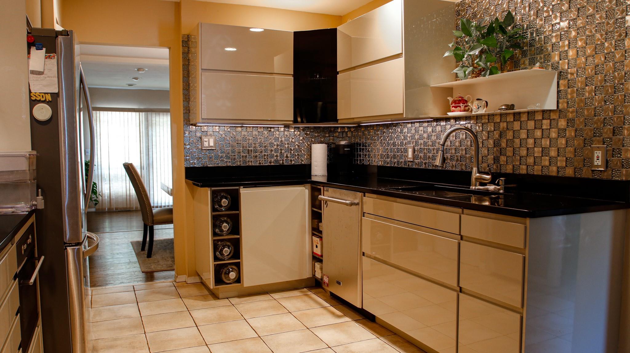 11 Manors Drive, Jericho, NY 11753