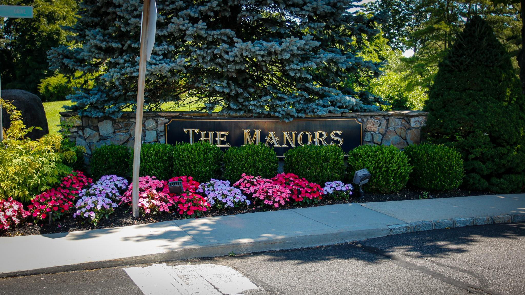 11 Manors Drive, Jericho, NY 11753