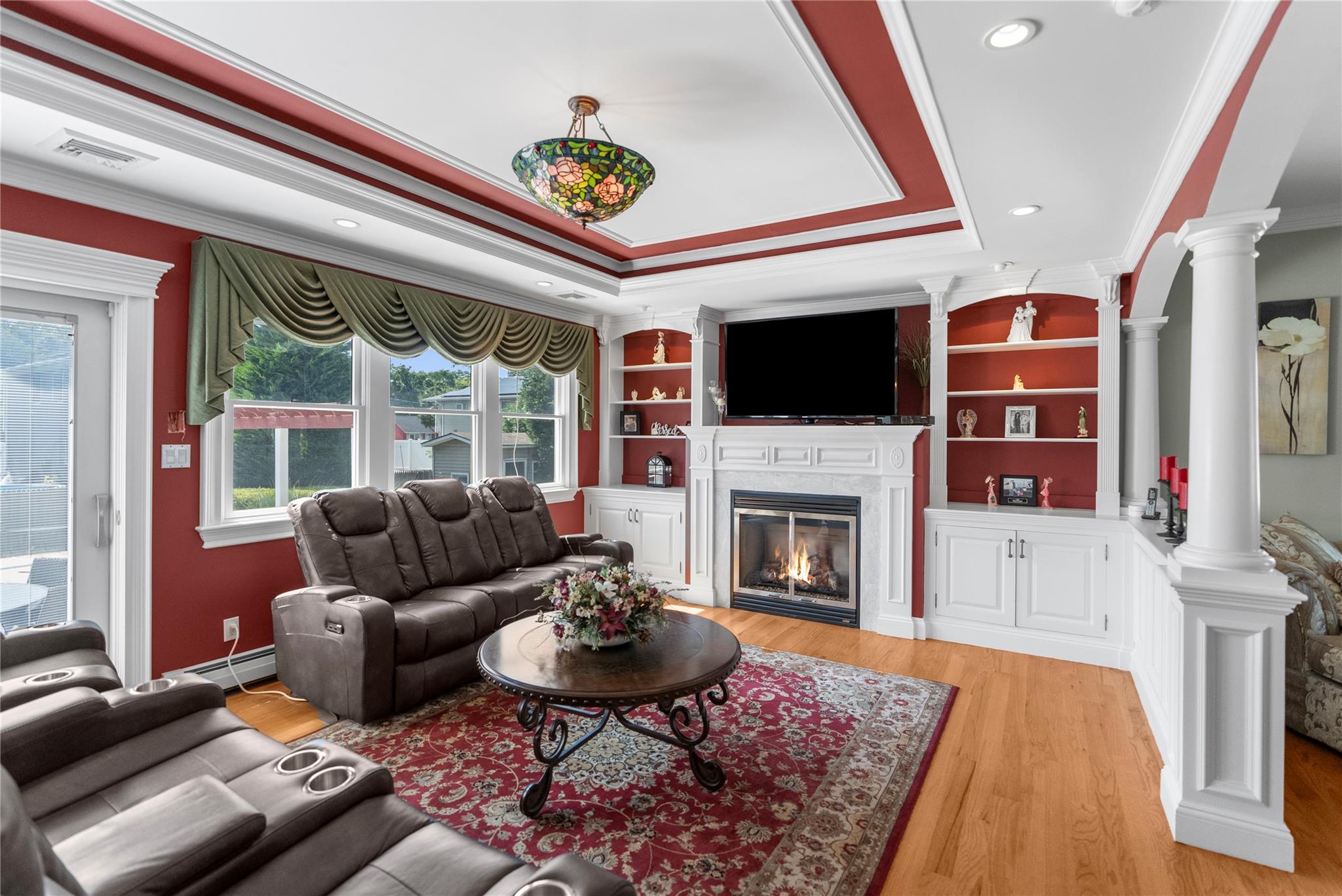 565 S 8th Street, Lindenhurst, NY 11757