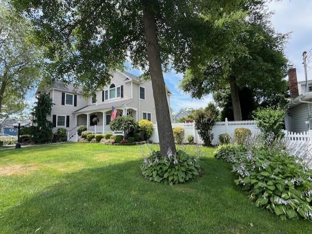 565 S 8th Street, Lindenhurst, NY 11757