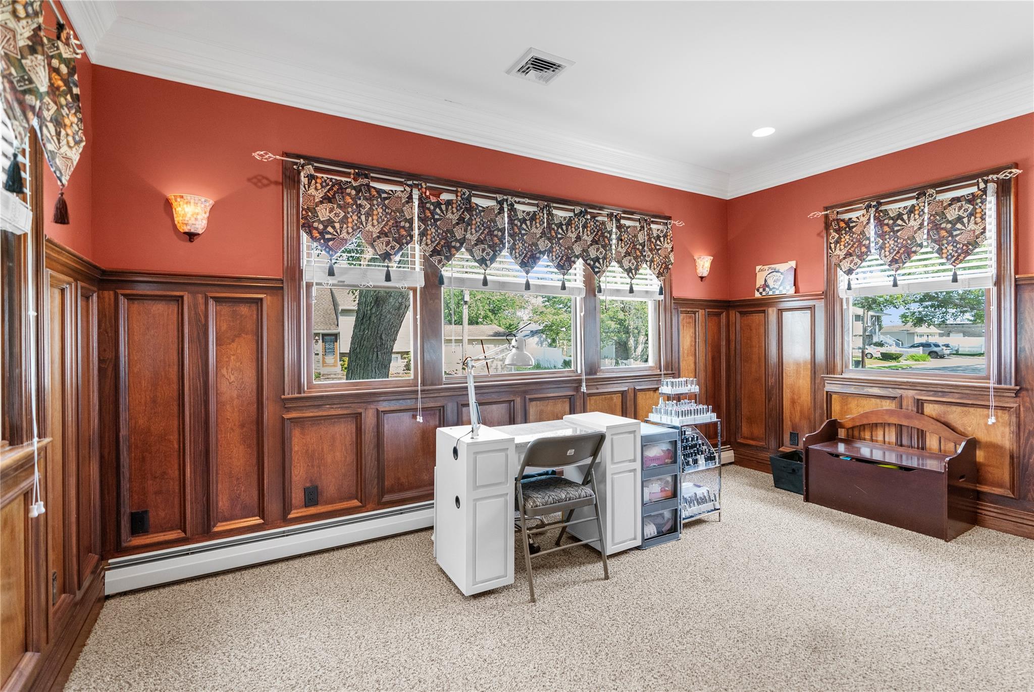 565 S 8th Street, Lindenhurst, NY 11757