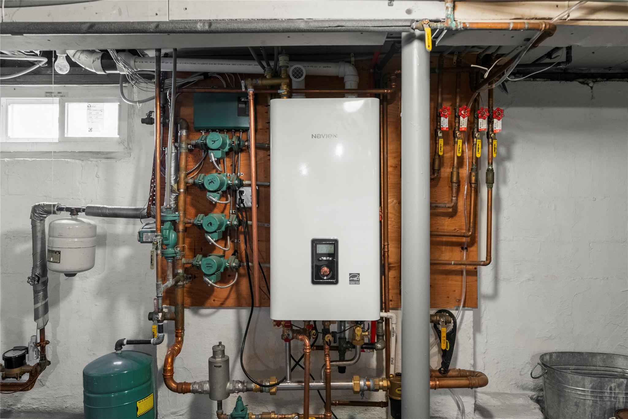 565 S 8th Street, Lindenhurst, NY 11757