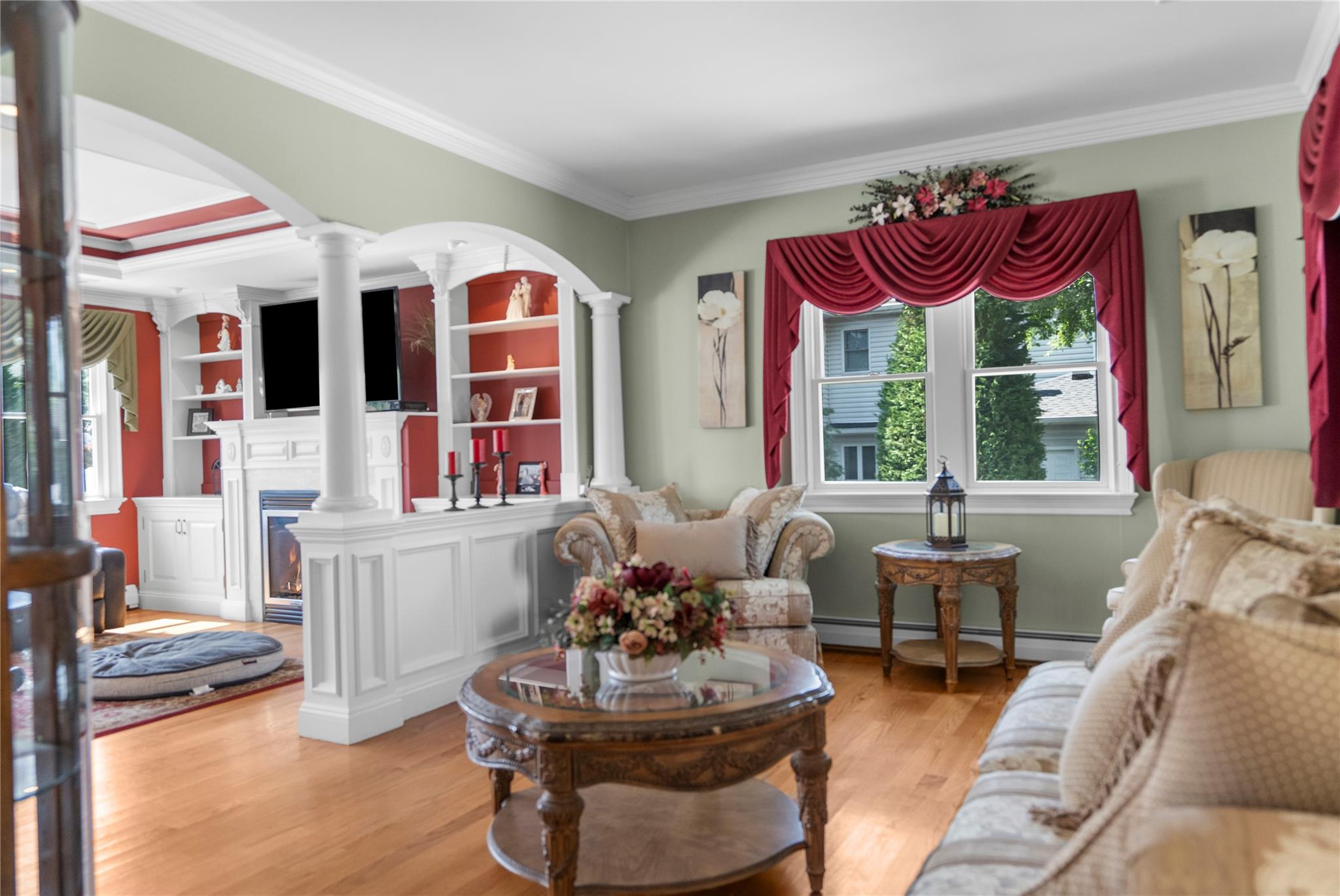 565 S 8th Street, Lindenhurst, NY 11757