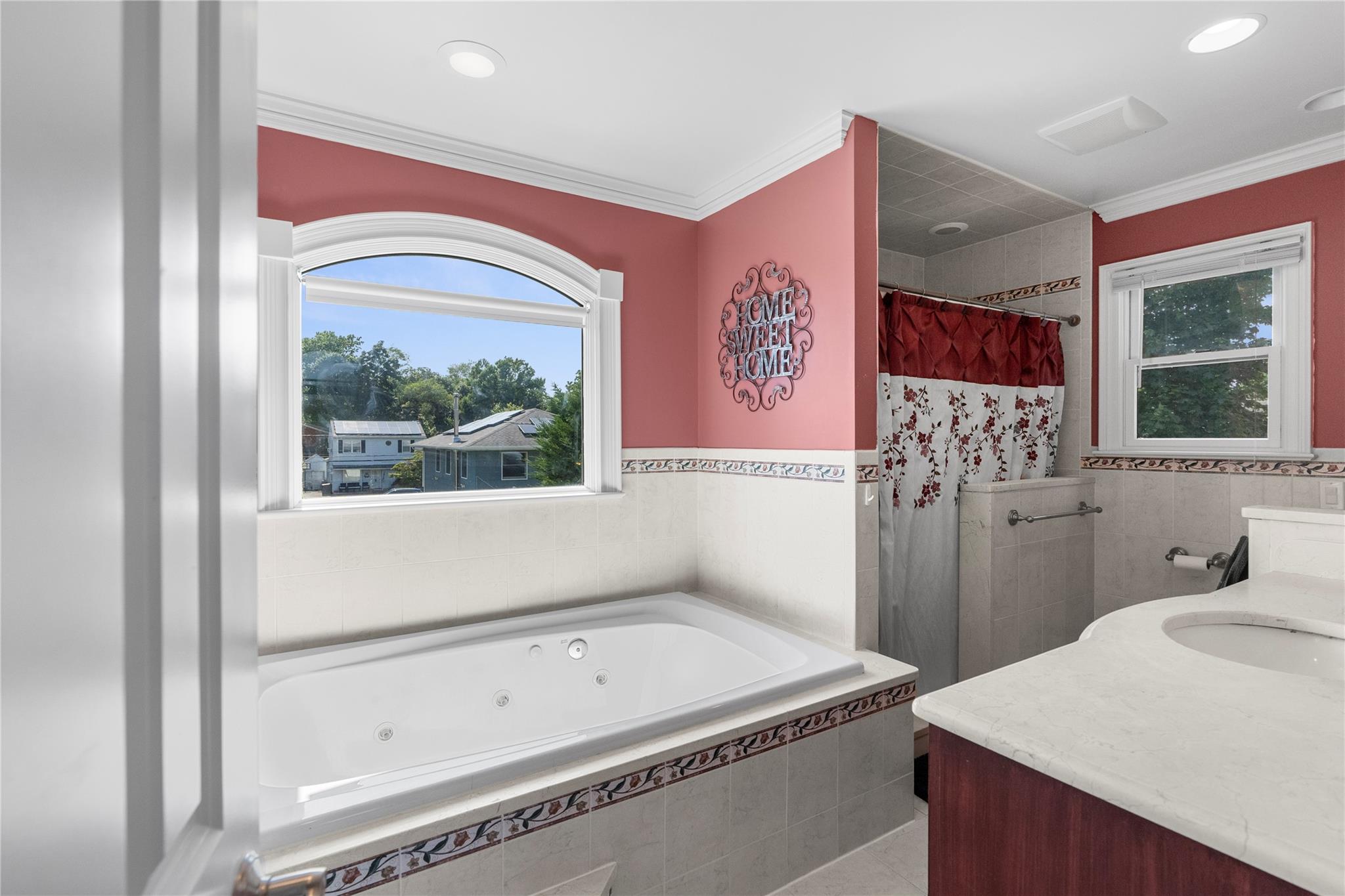 565 S 8th Street, Lindenhurst, NY 11757