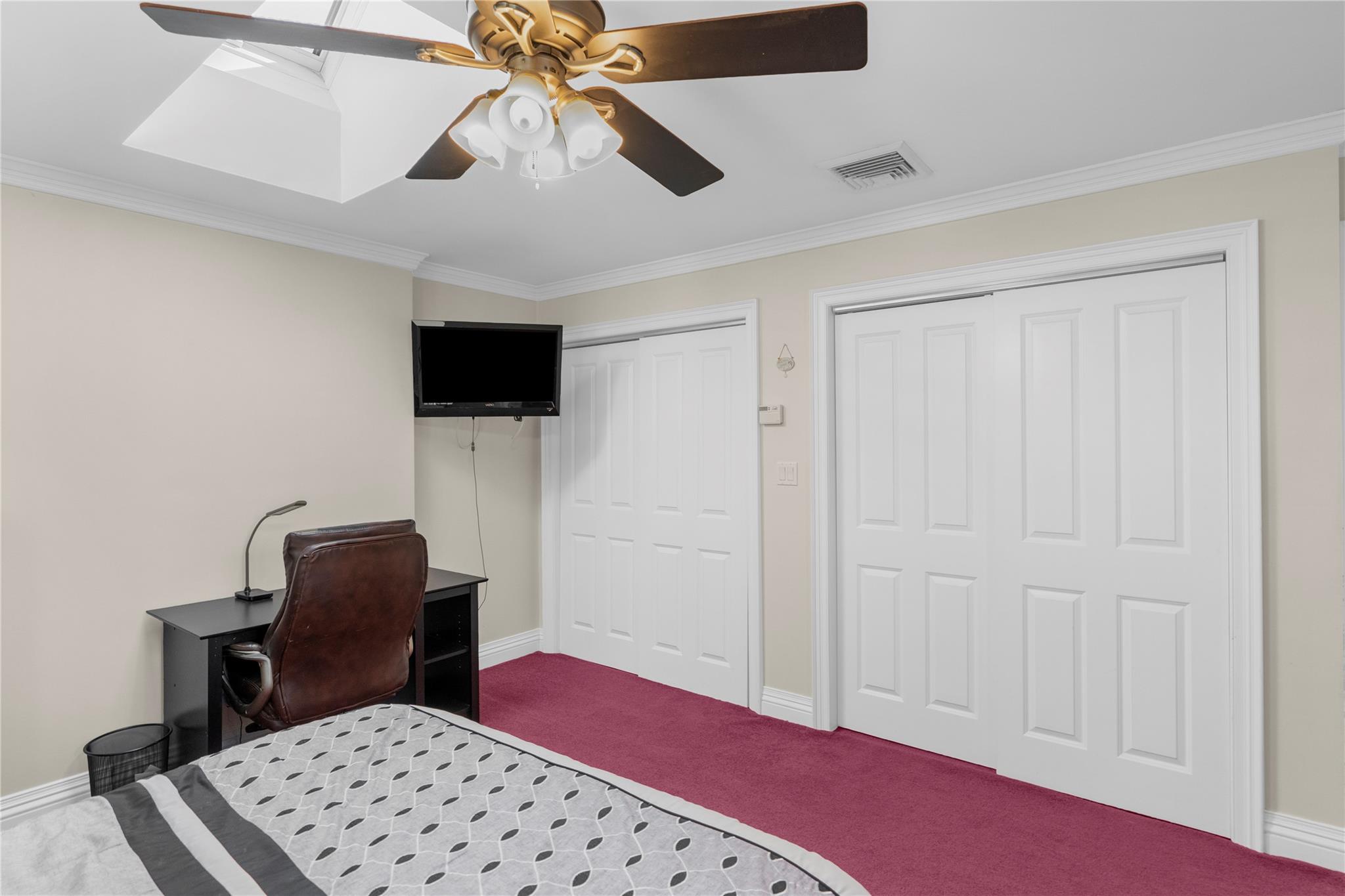 565 S 8th Street, Lindenhurst, NY 11757