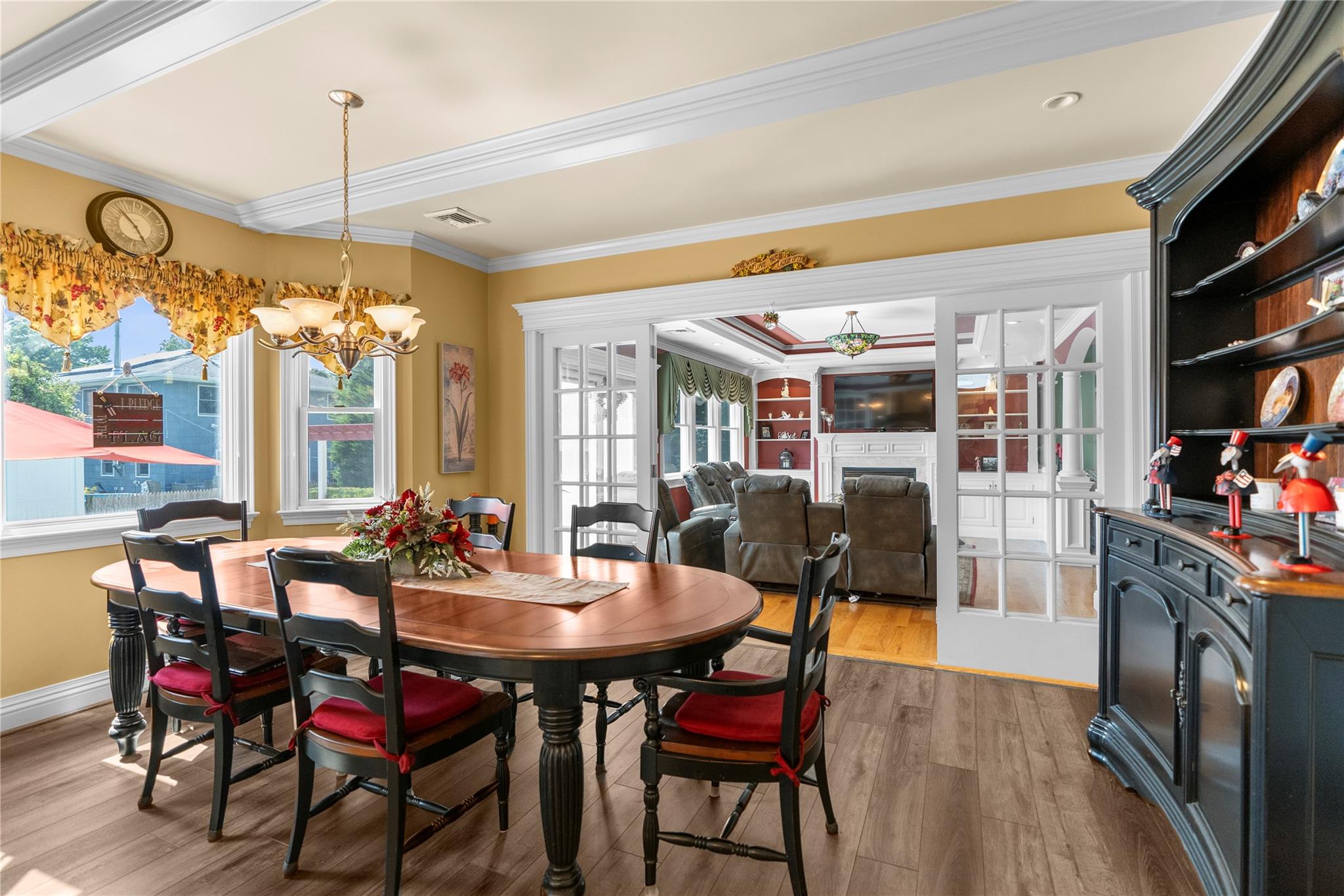 565 S 8th Street, Lindenhurst, NY 11757