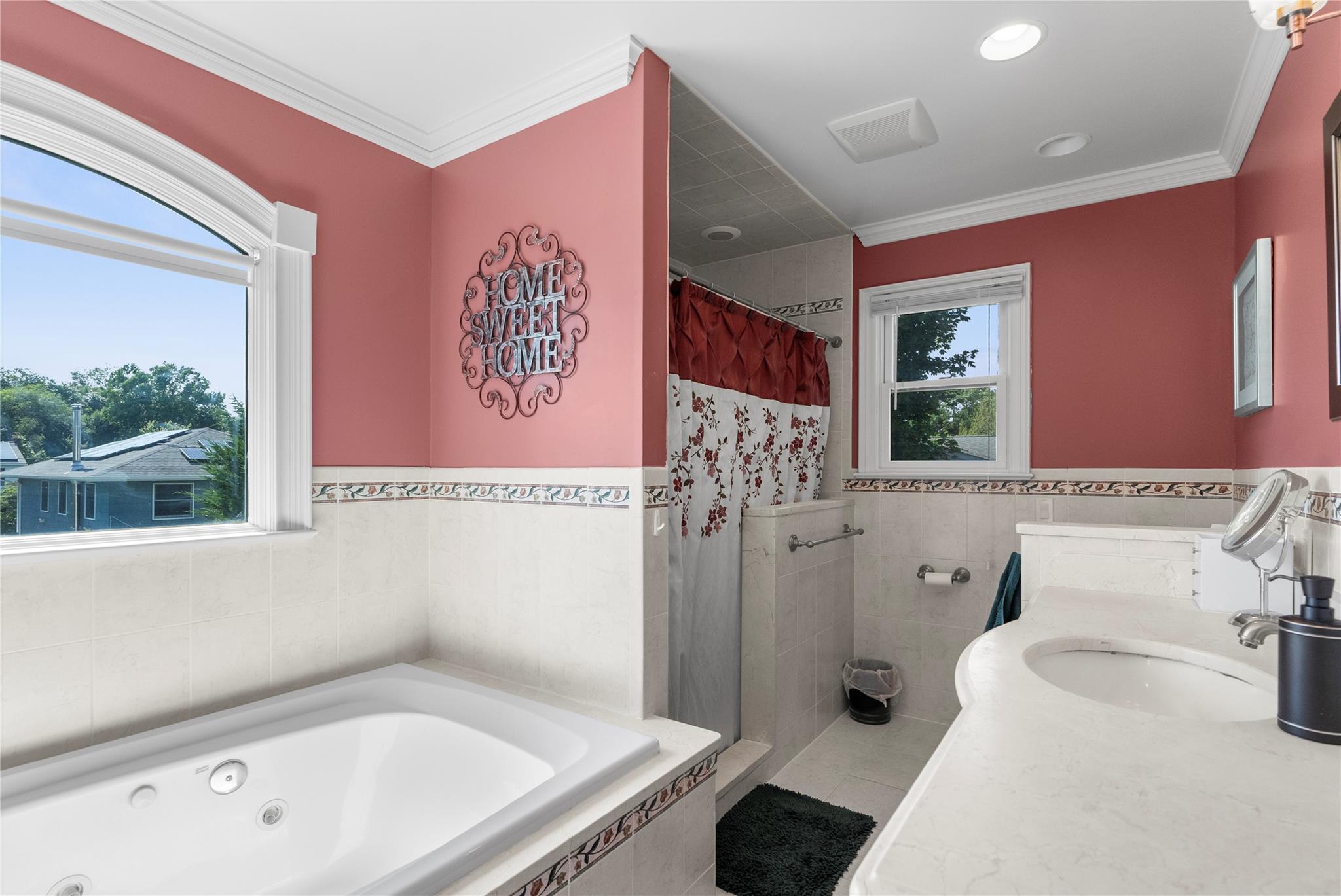 565 S 8th Street, Lindenhurst, NY 11757